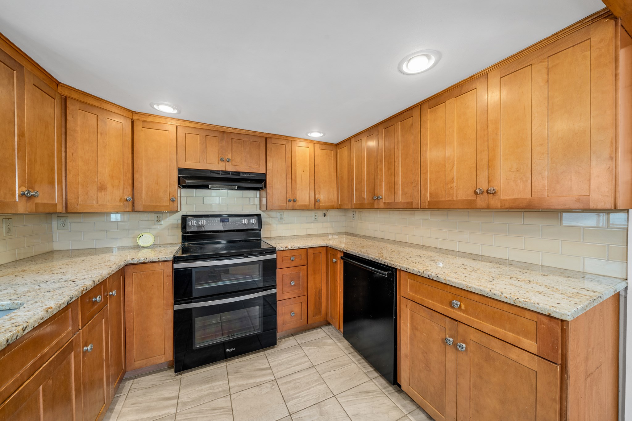 15 Lincoln Ct Property Photo 6