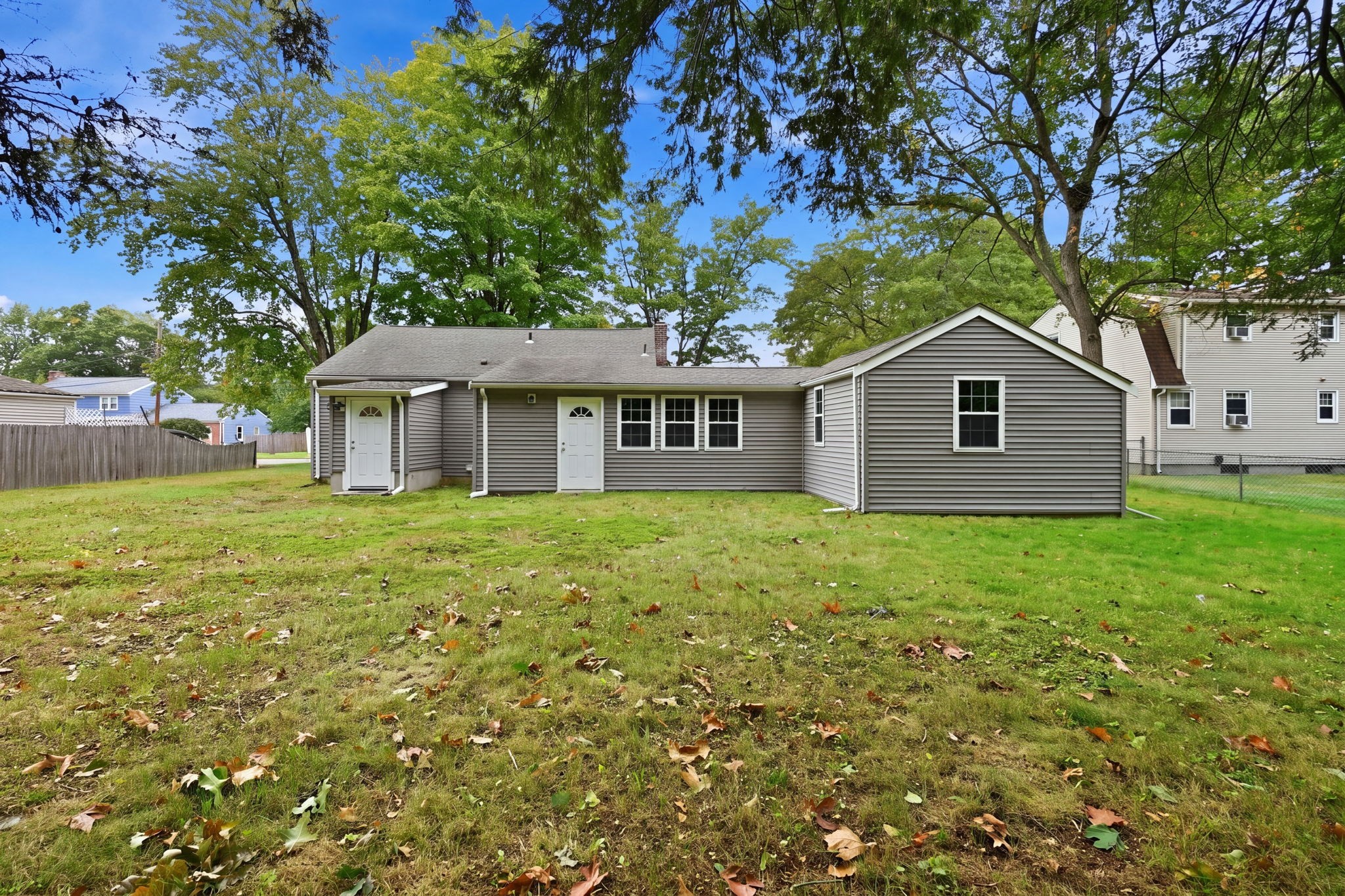 43 Pine Acre Rd Property Photo 3