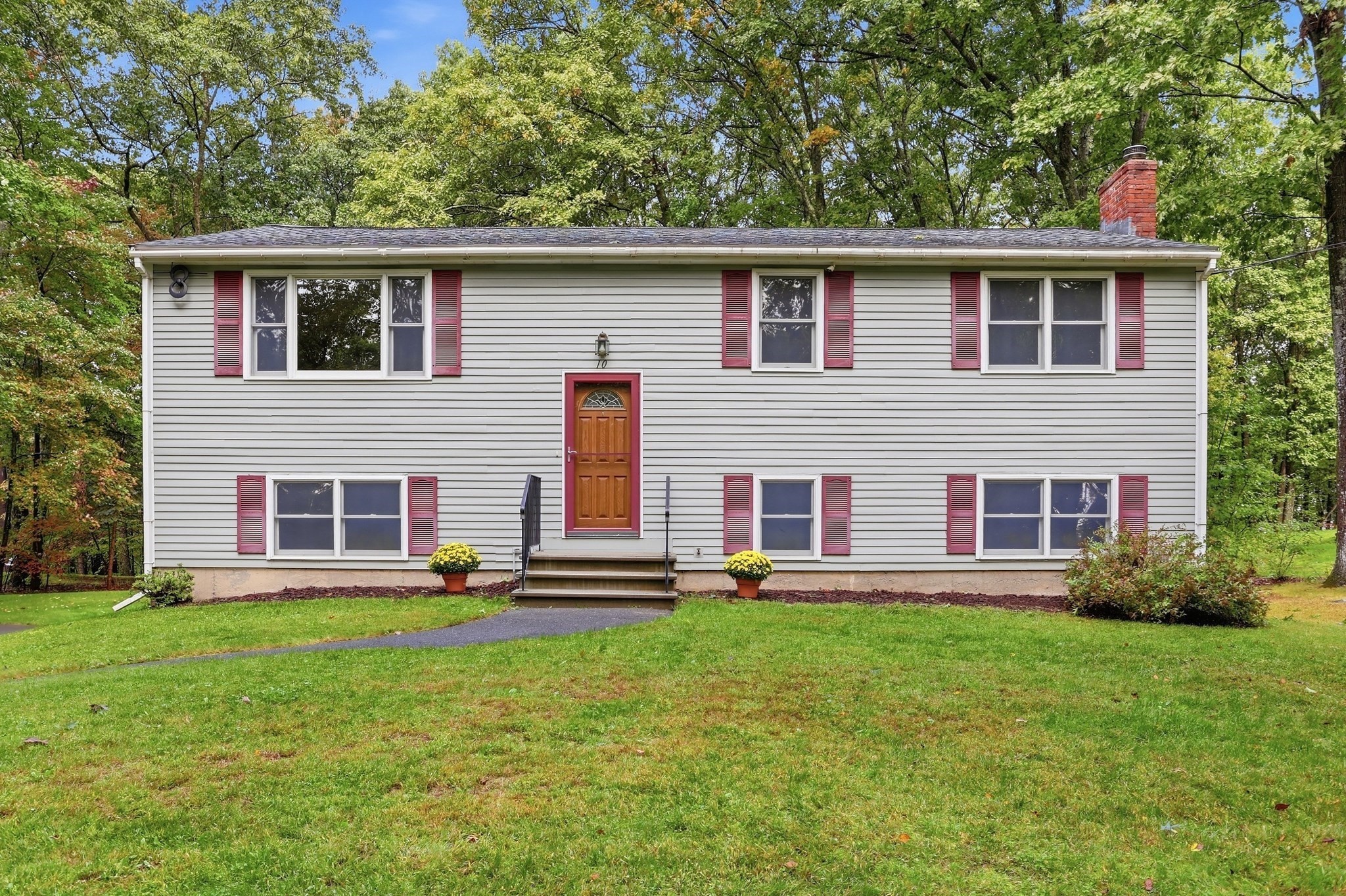 10 Beaver Brook Road Property Photo 2