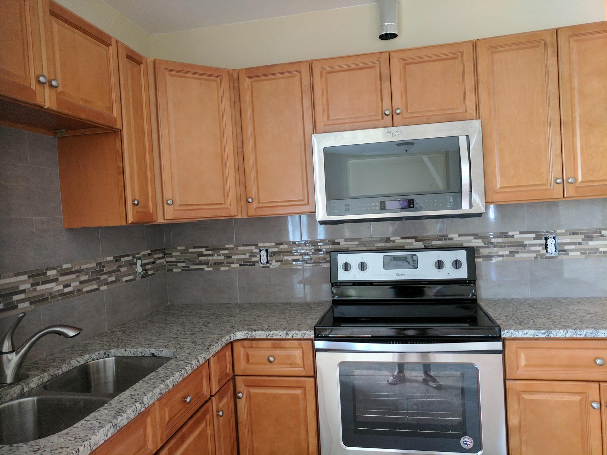 114 Winfield St # 3 Property Photo 1