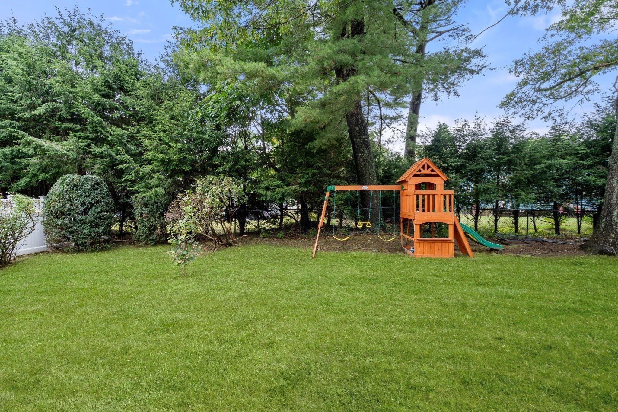19 New Hampshire Avenue Property Photo 2