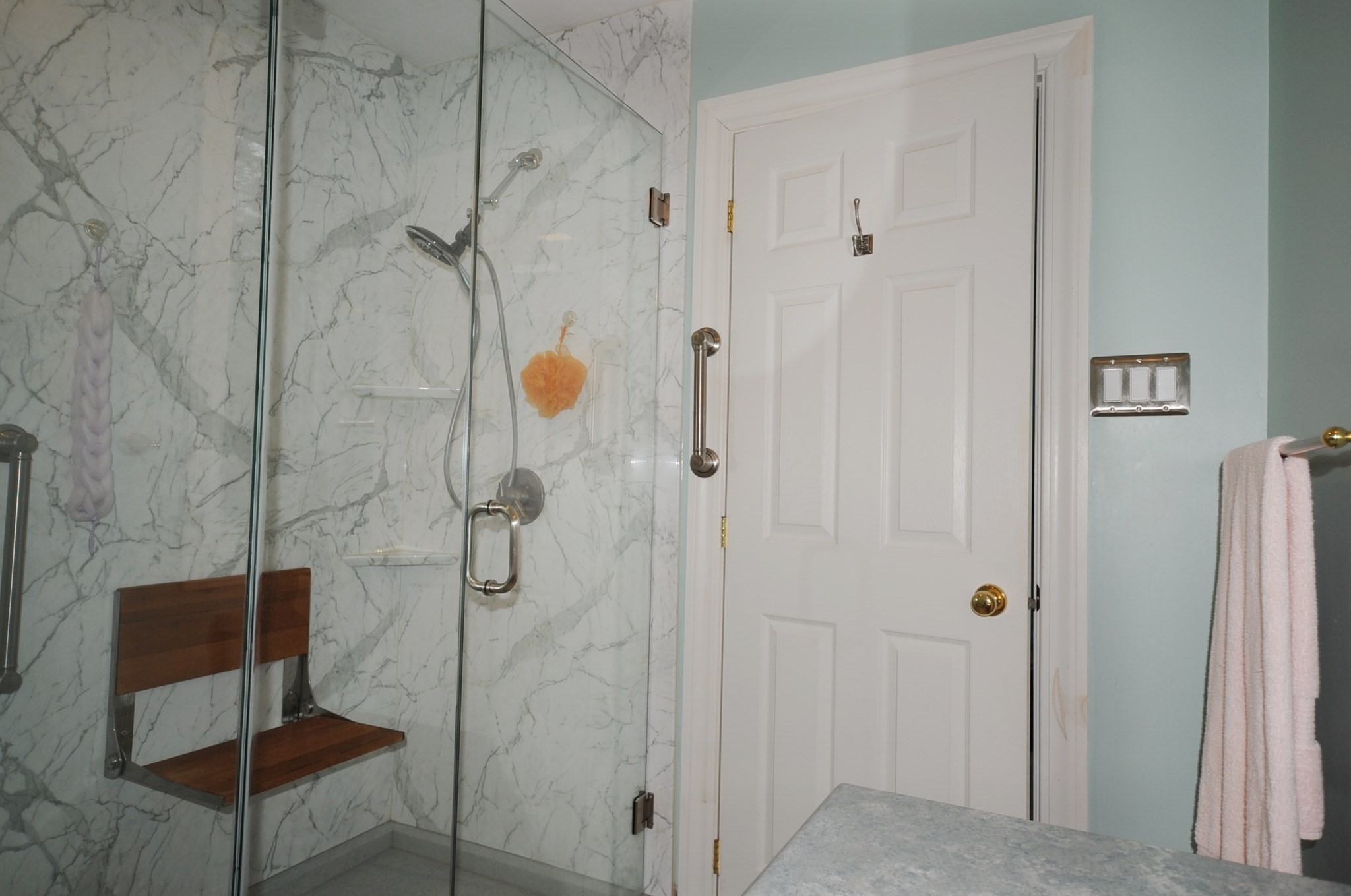 868 Main St Property Photo 15
