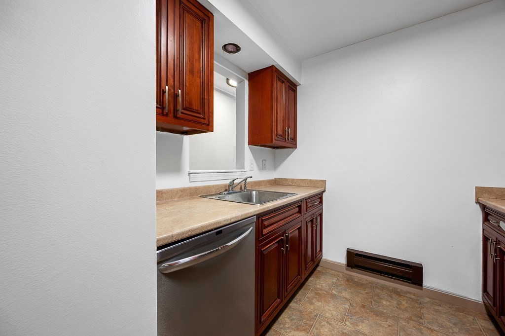 36a Gibbs St # 11 Property Photo 5