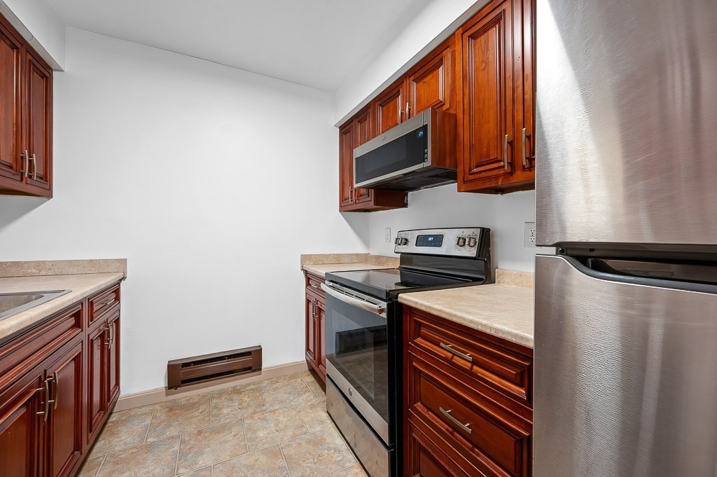 36a Gibbs St # 11 Property Photo 6