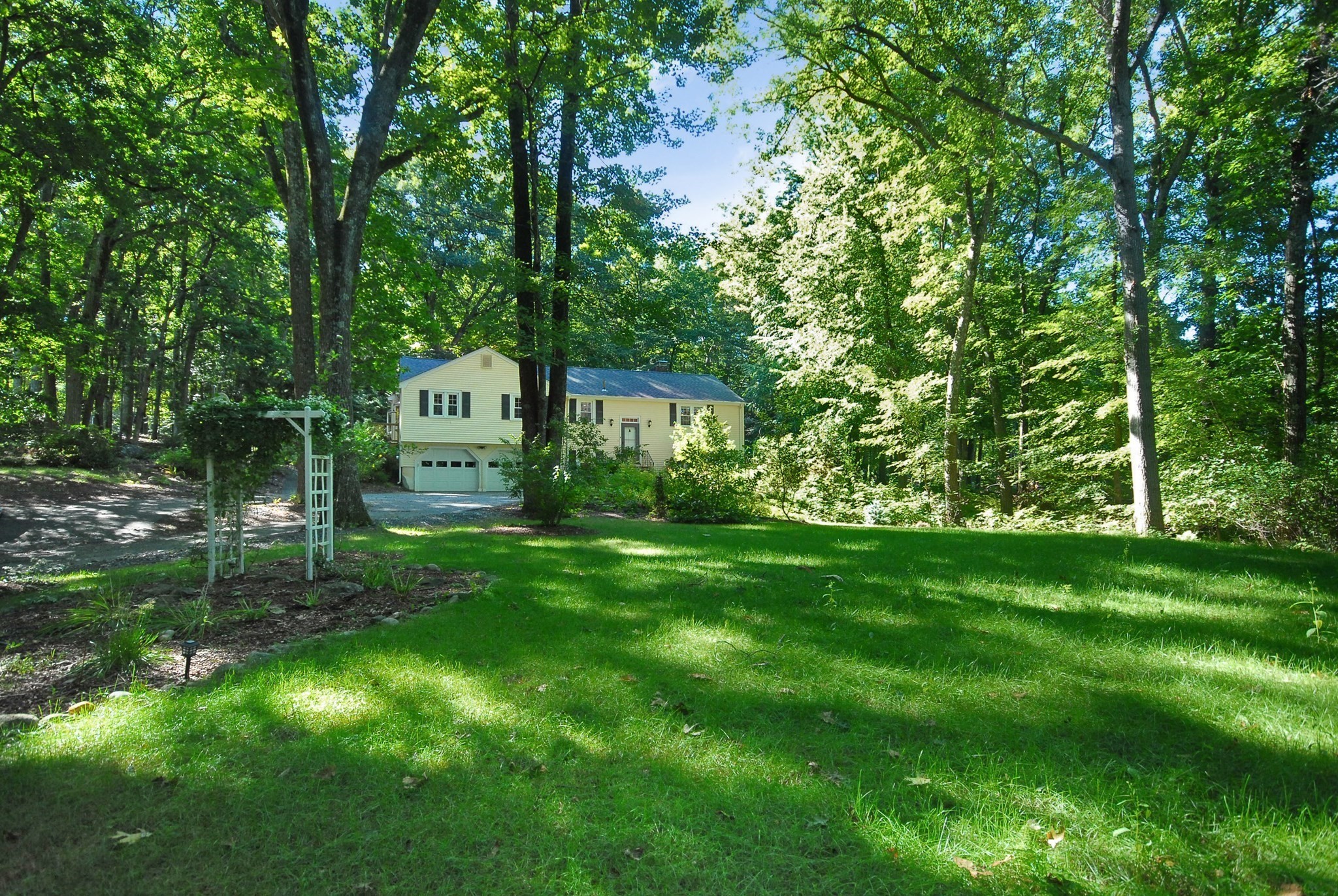 320 Russell Street Property Photo 1