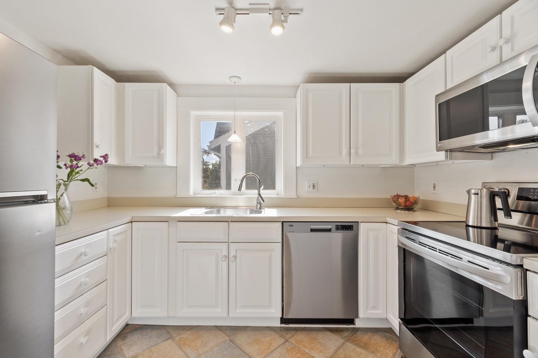 7 Thoreau Court # 7 Property Photo 11