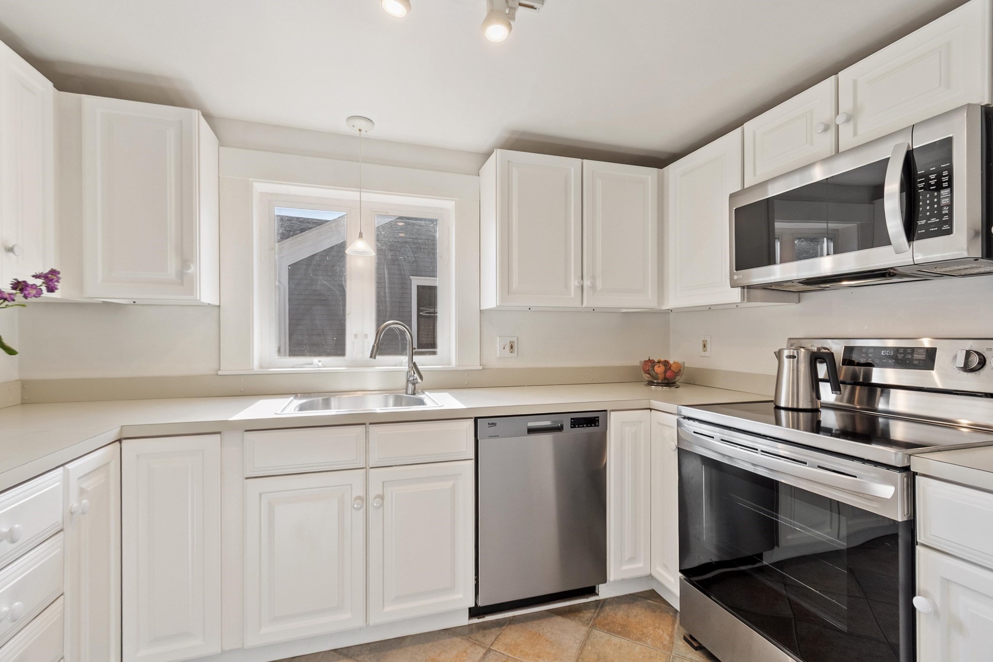 7 Thoreau Court # 7 Property Photo 12