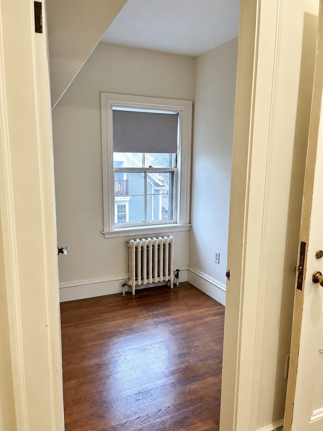 4 Saunders Street # 3r Property Photo 5