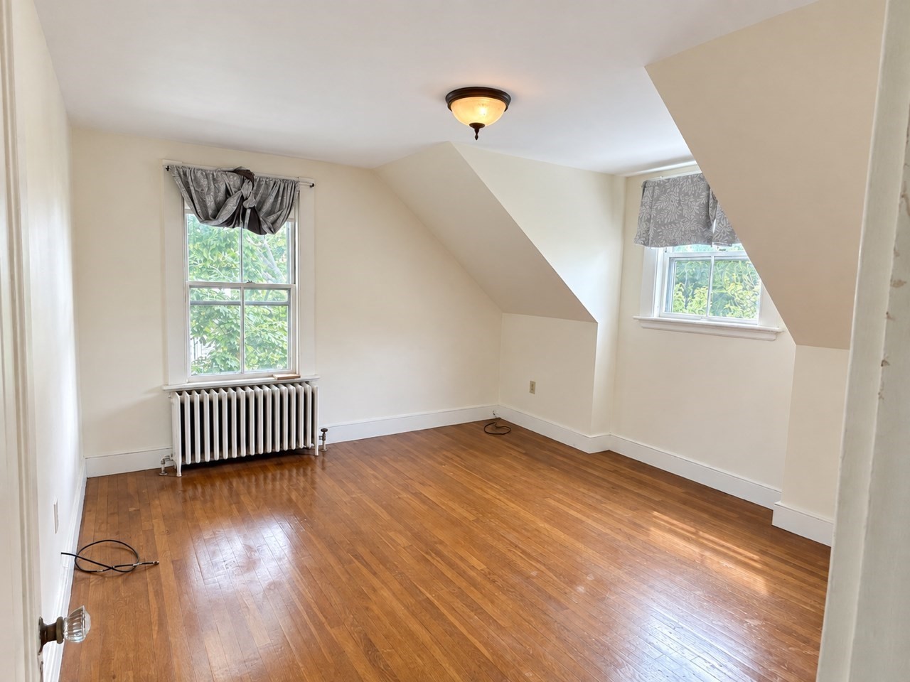 4 Saunders Street # 3r Property Photo 6