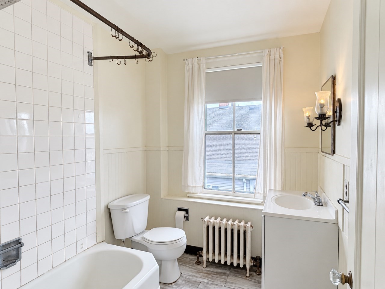 4 Saunders Street # 3r Property Photo 8