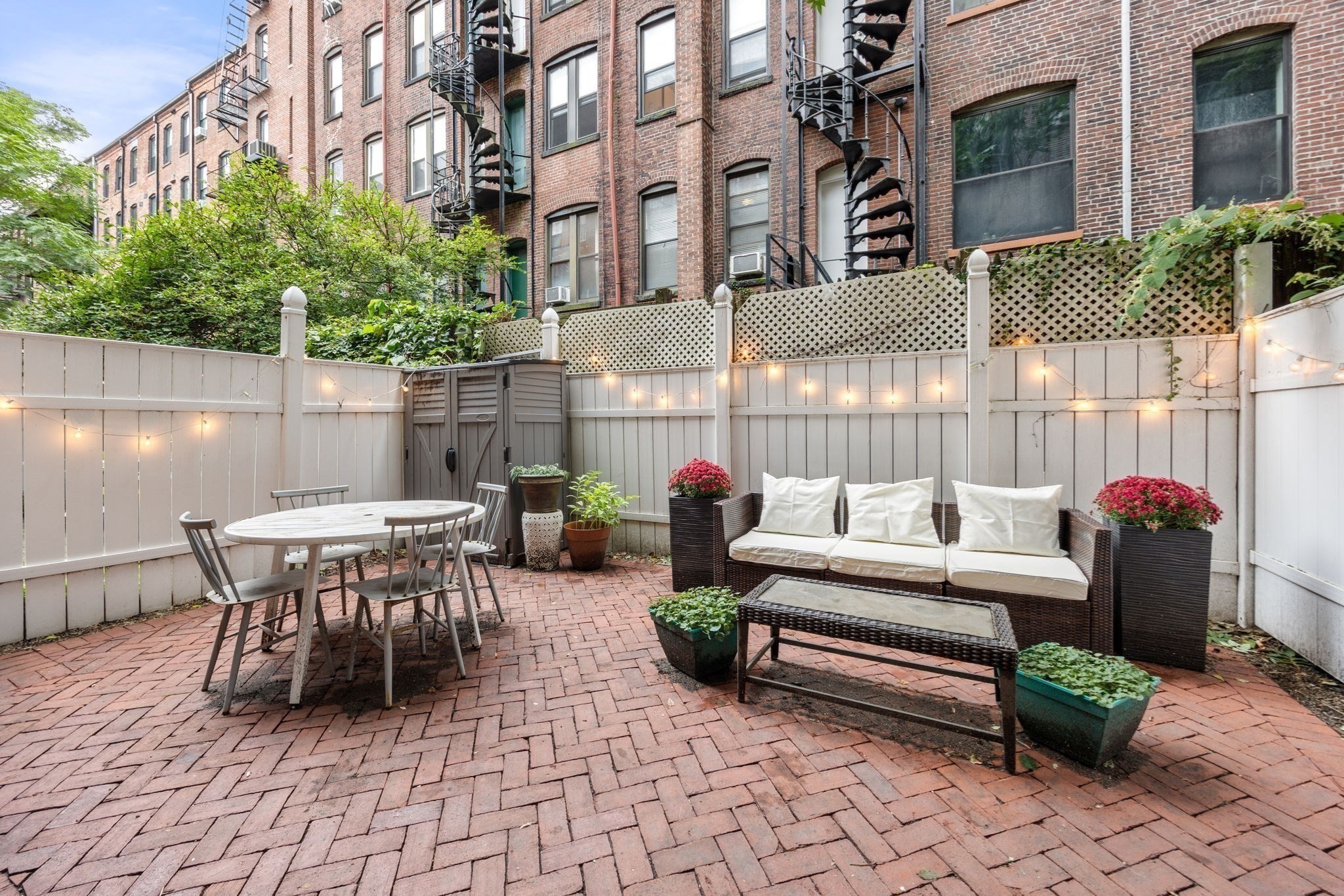 28 Isabella St # 28
