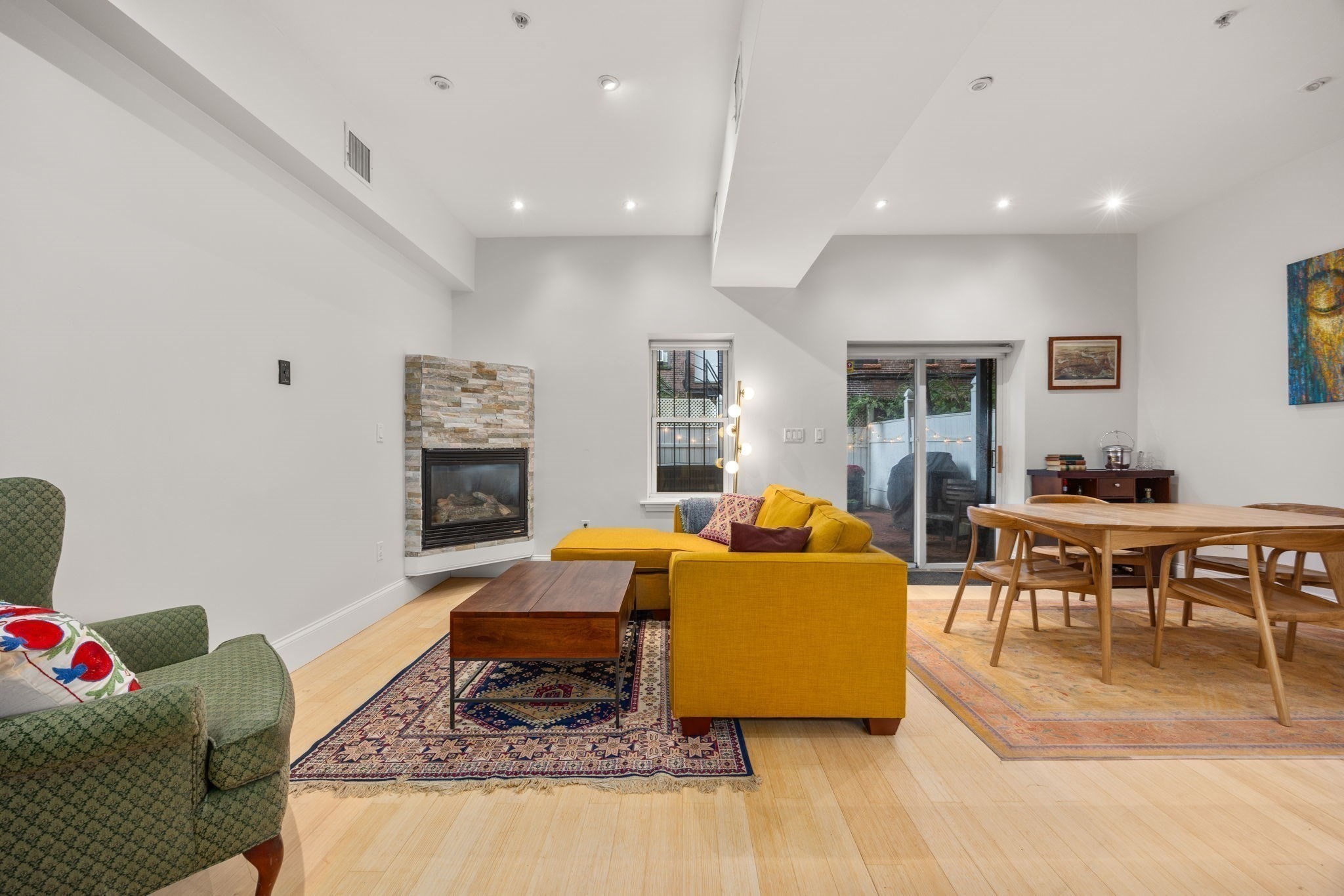 28 Isabella St # 28 Property Photo 8