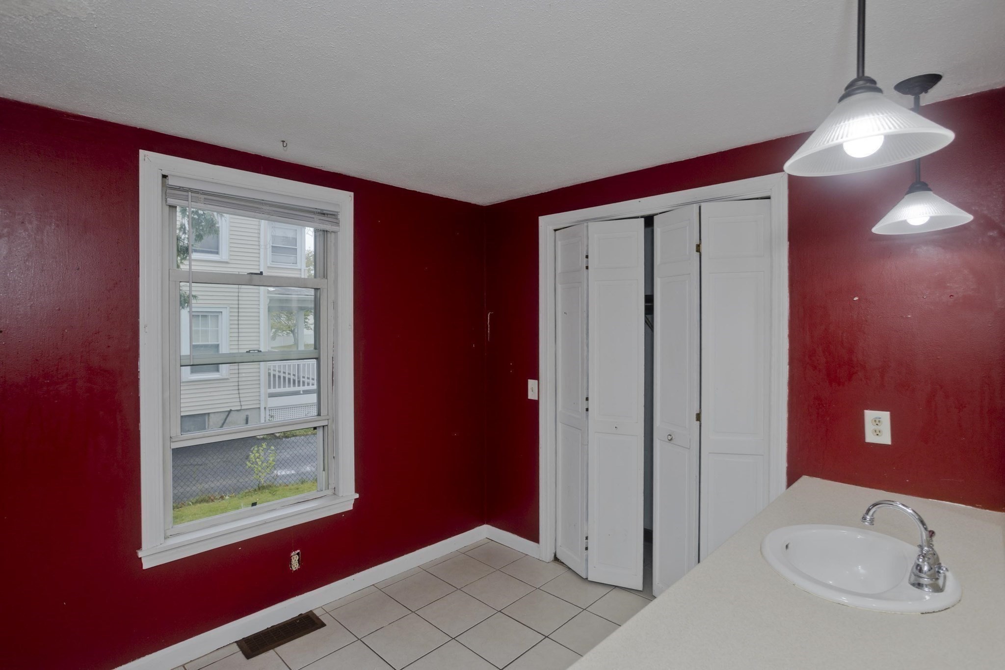 1439 Worcester St Property Photo 10