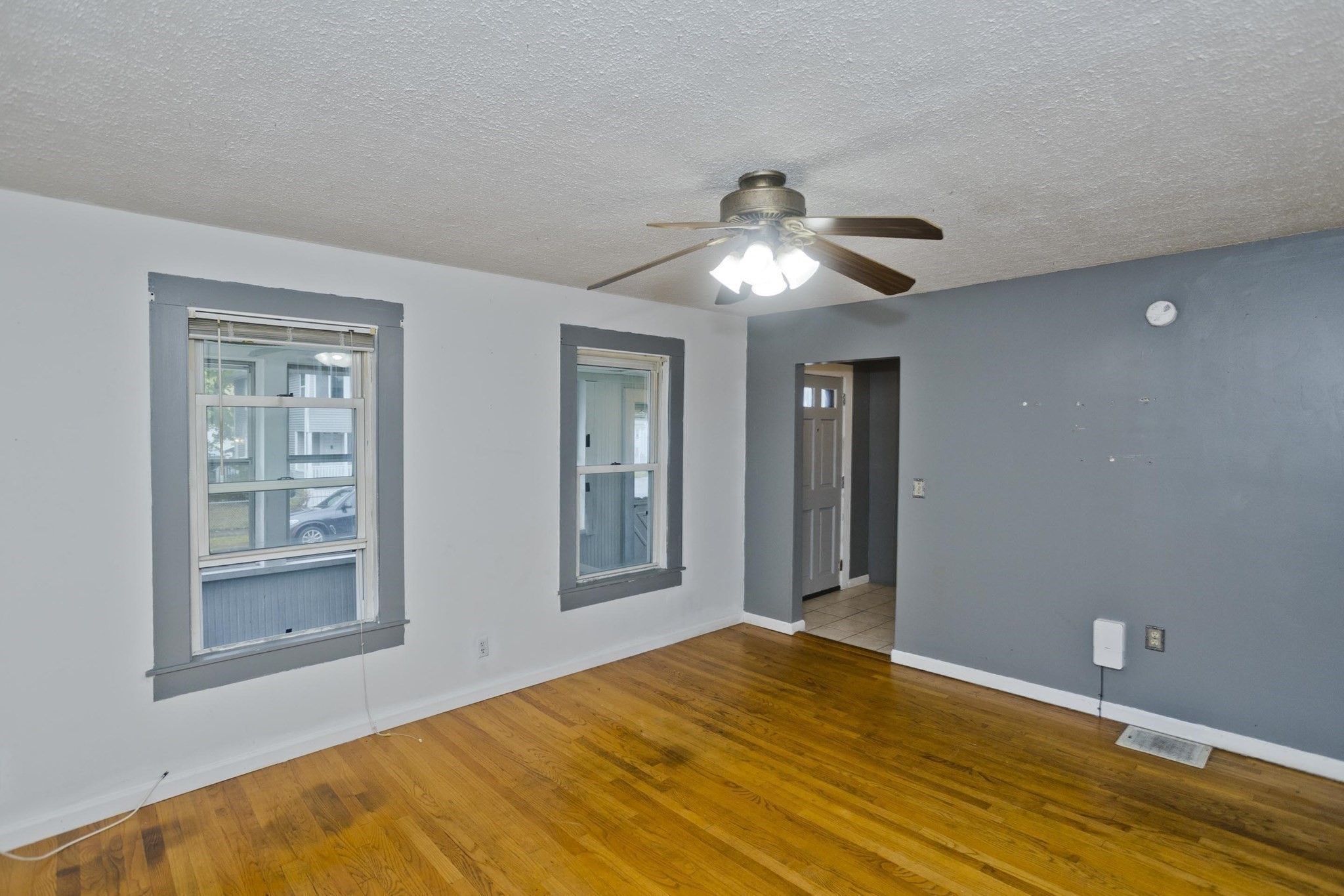 1439 Worcester St Property Photo 14