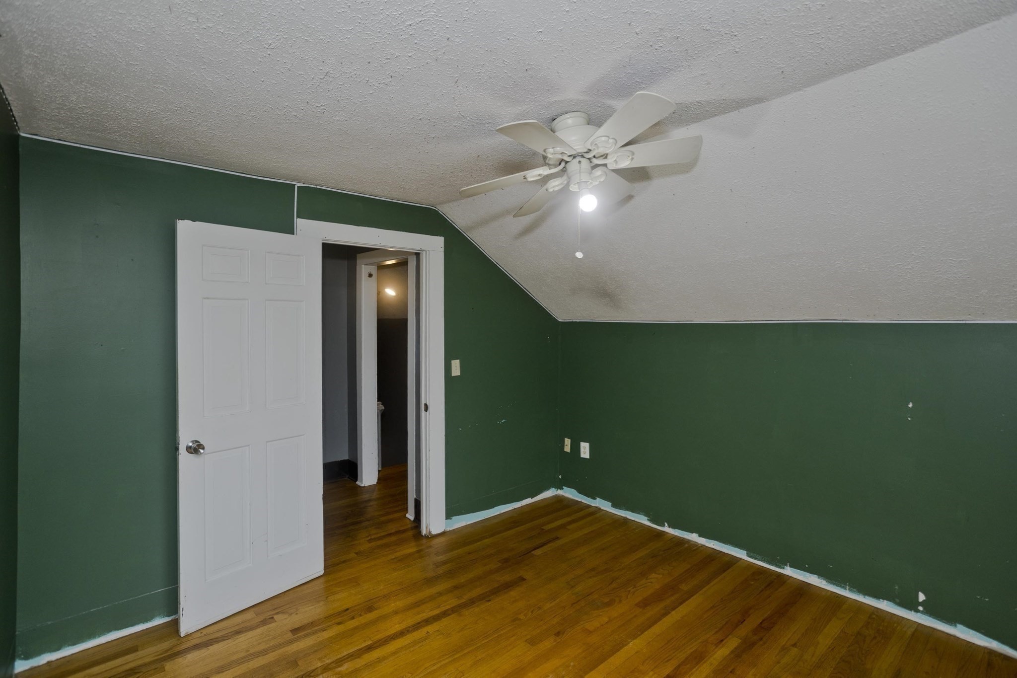 1439 Worcester St Property Photo 16