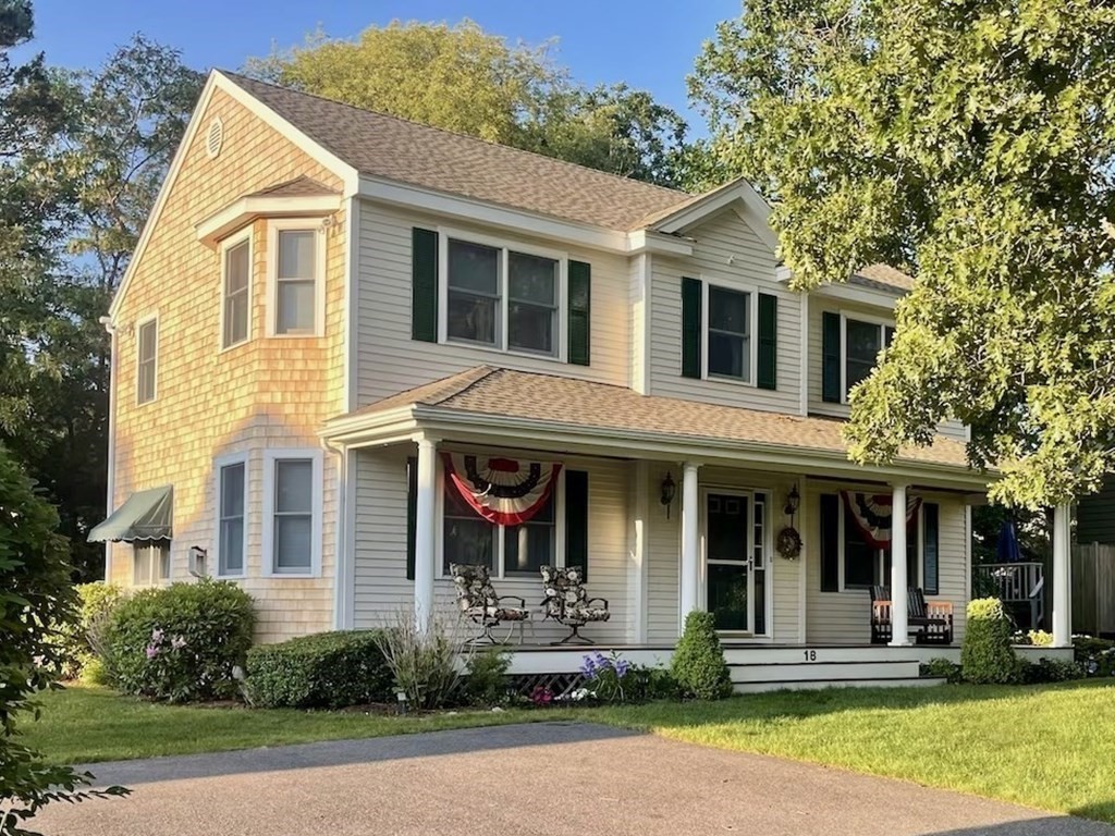 18 Louis Ave Property Photo 1