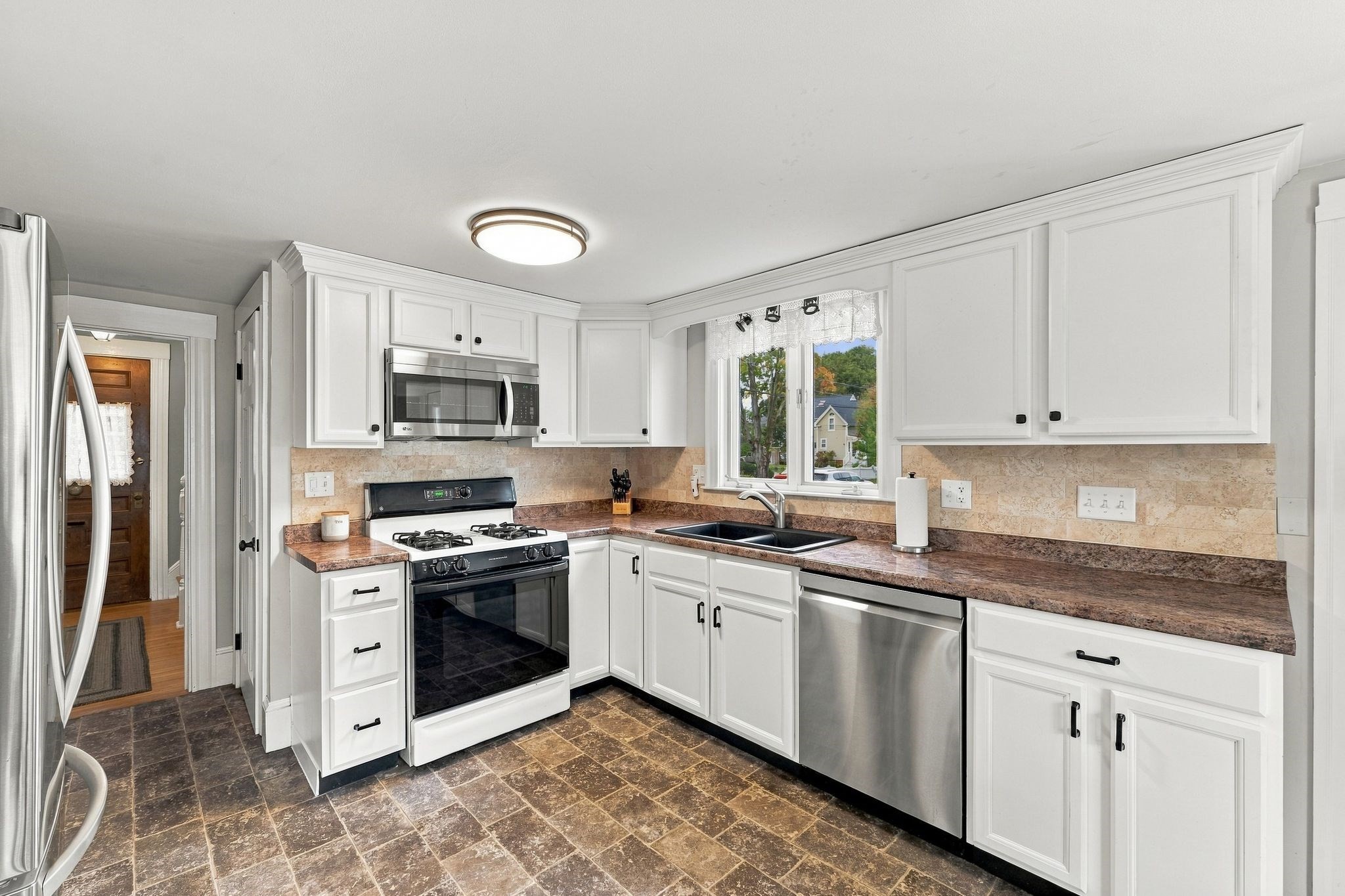 76 Haseltine St Property Photo 22