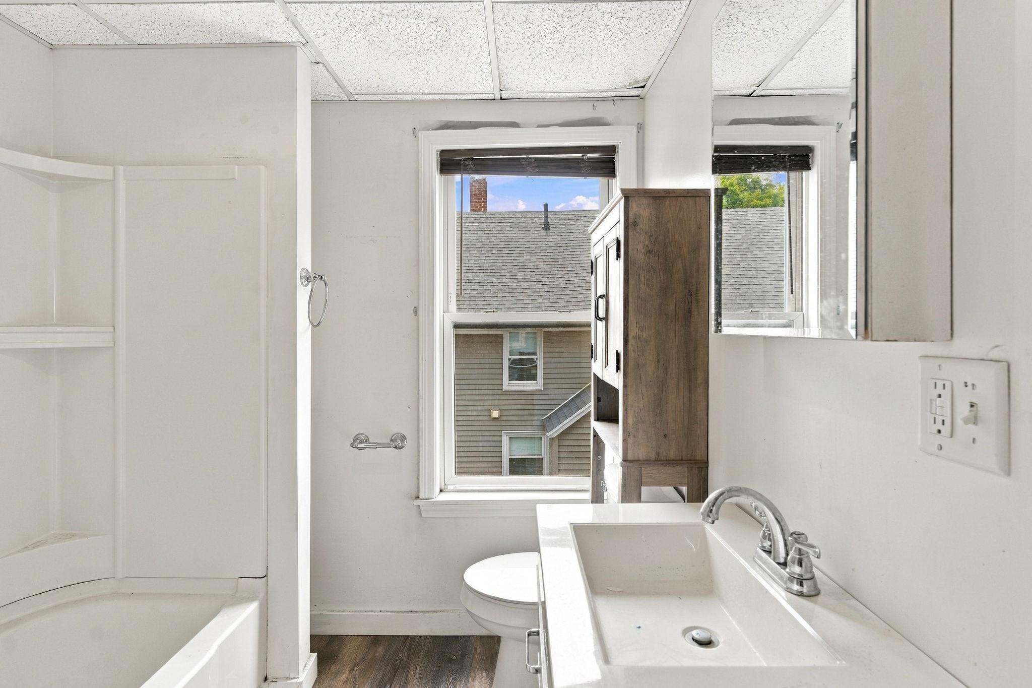 56 Summit St Property Photo 5