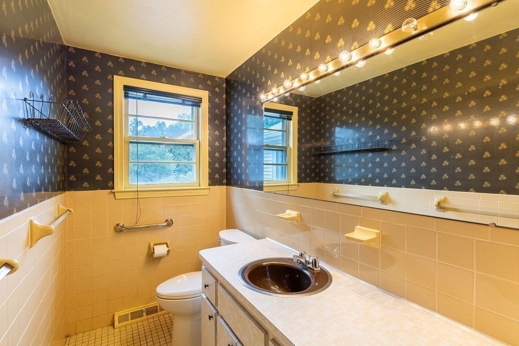 15 Casey Property Photo 22