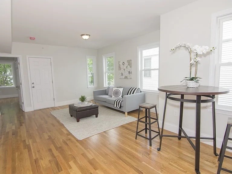 79 Thurston St # 2 Property Photo 6