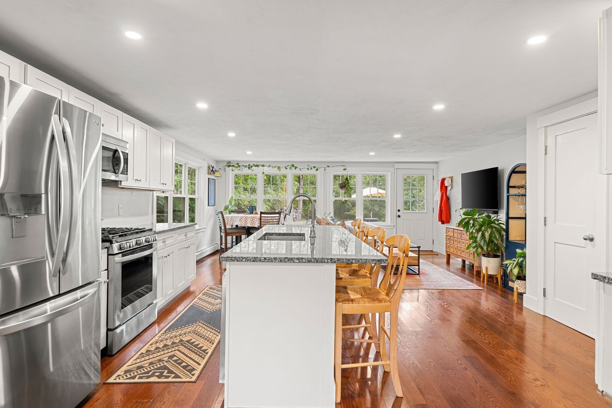 20 Canton St Property Photo 3