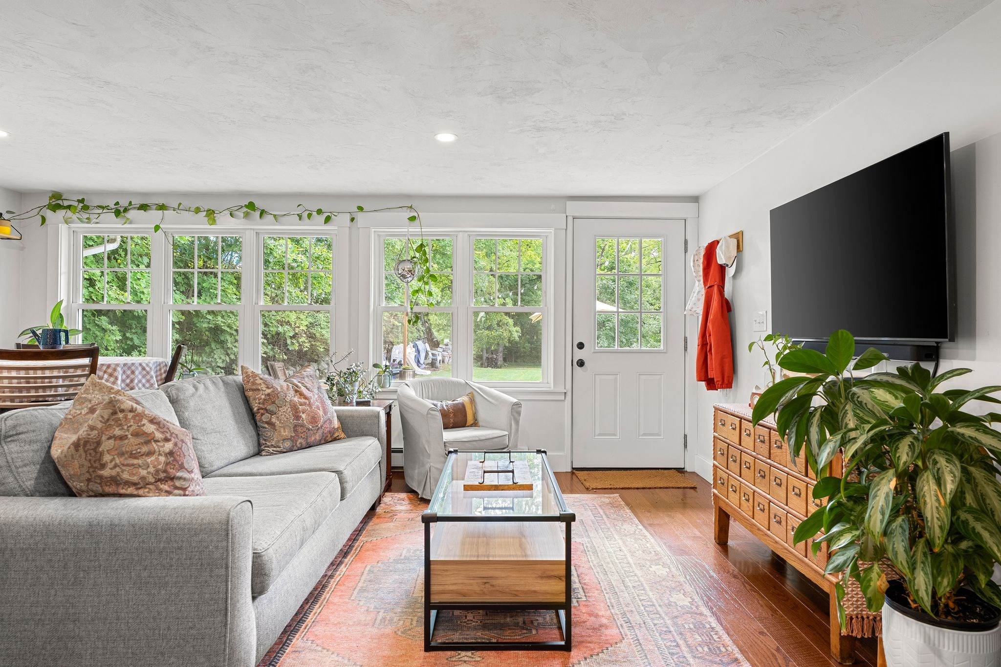 20 Canton St Property Photo 4