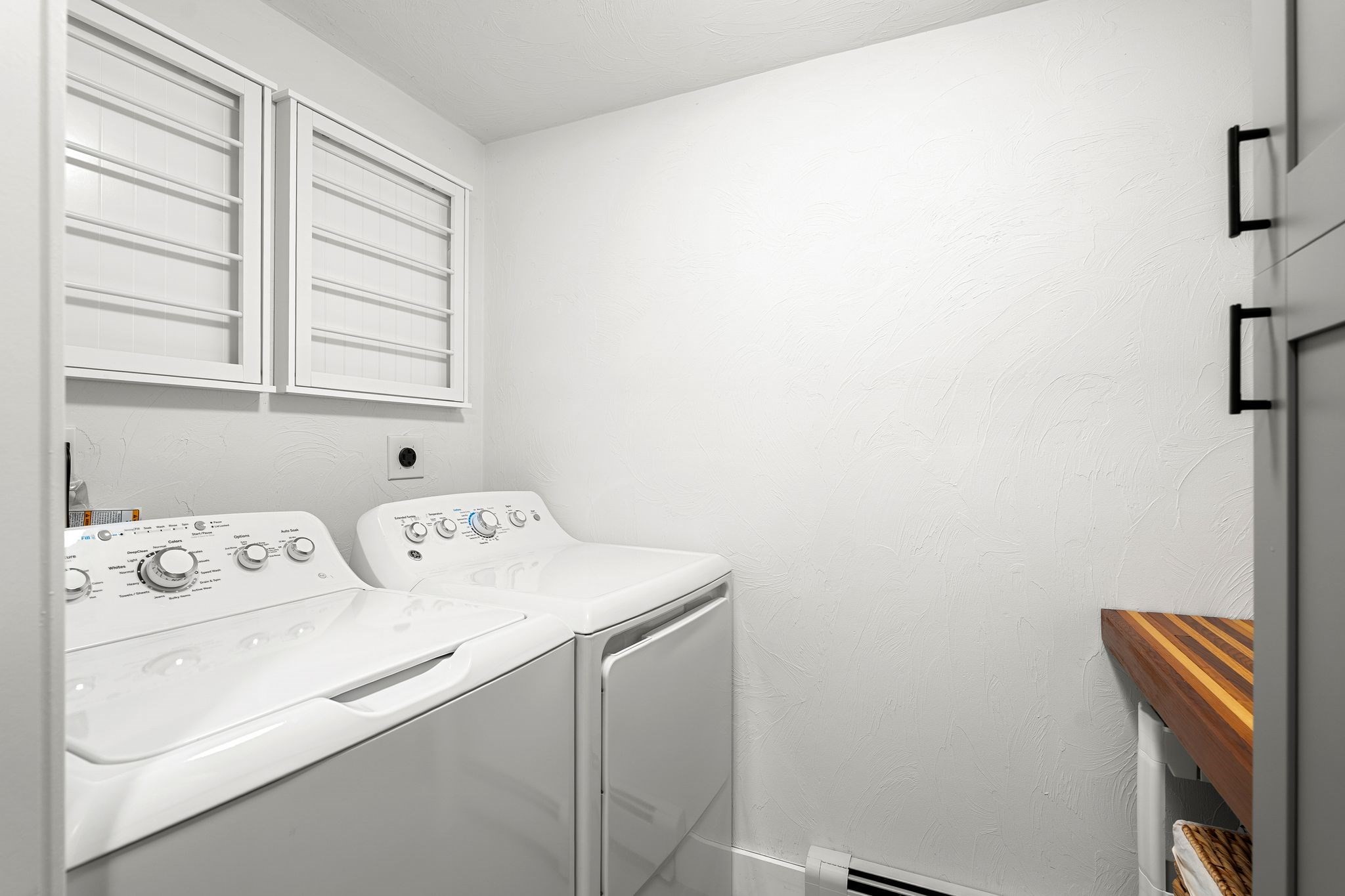 20 Canton St Property Photo 8