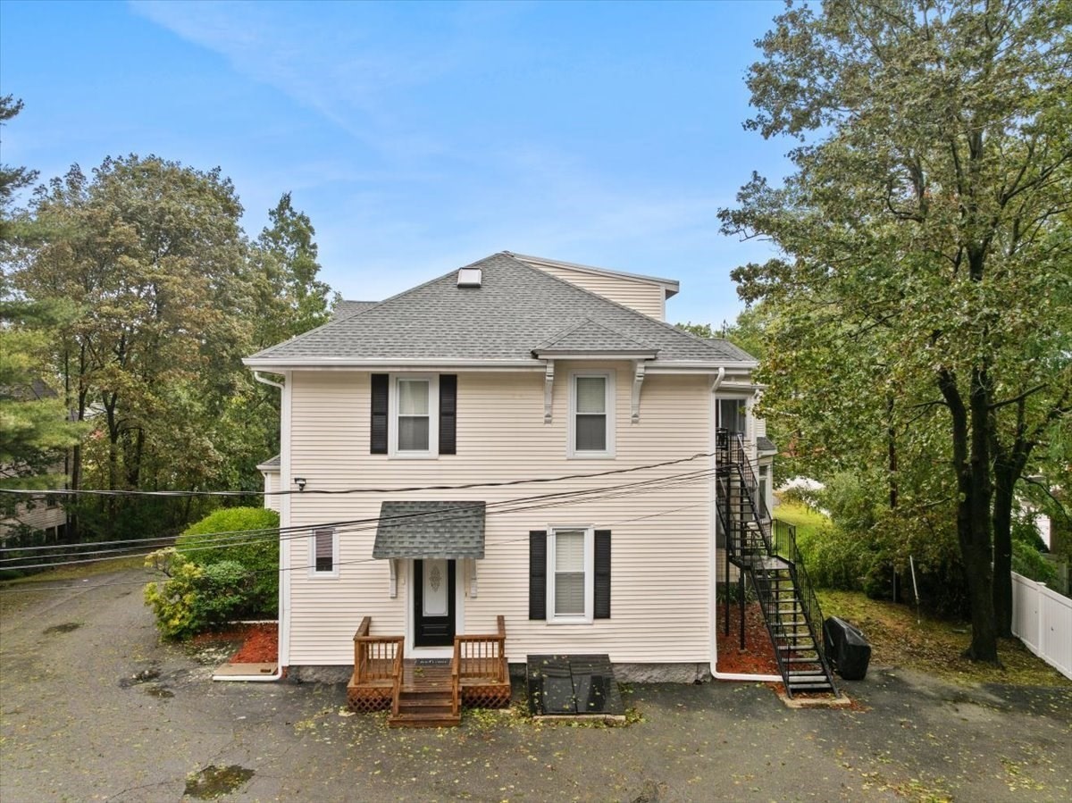 24 Union St # D Property Photo 2