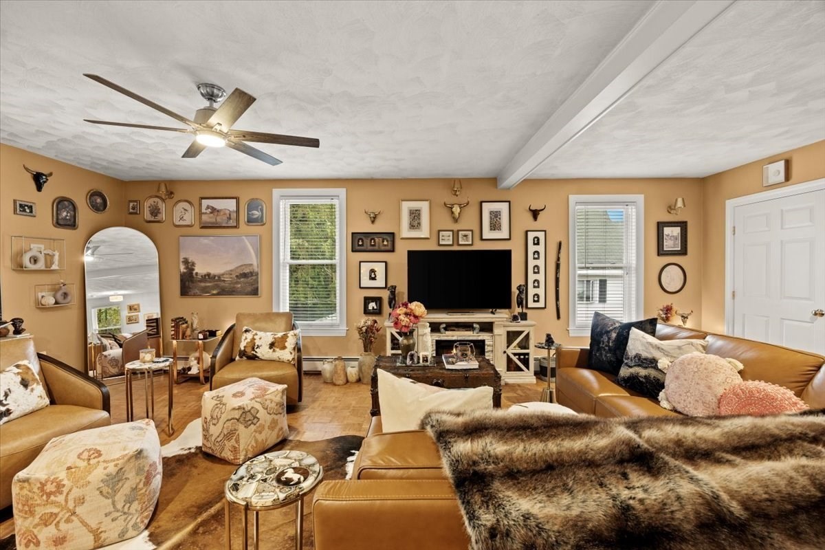 24 Union St # D Property Photo 8