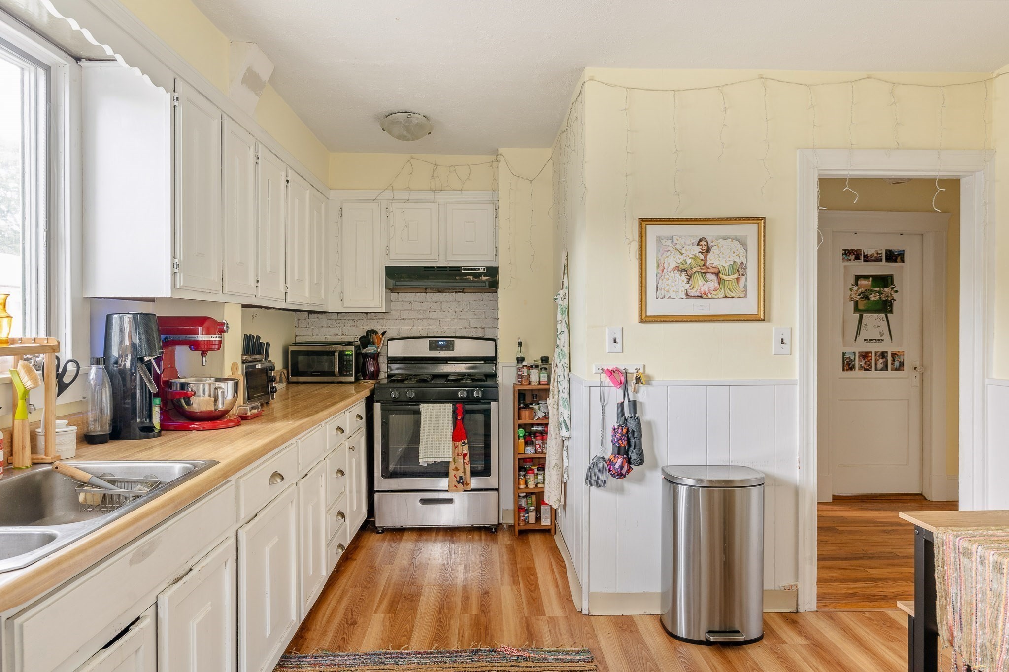 54 Century St Property Photo 16