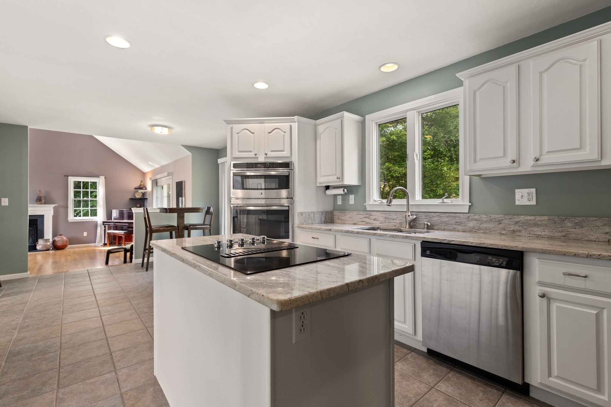 8 Dennison Ct Property Photo 6