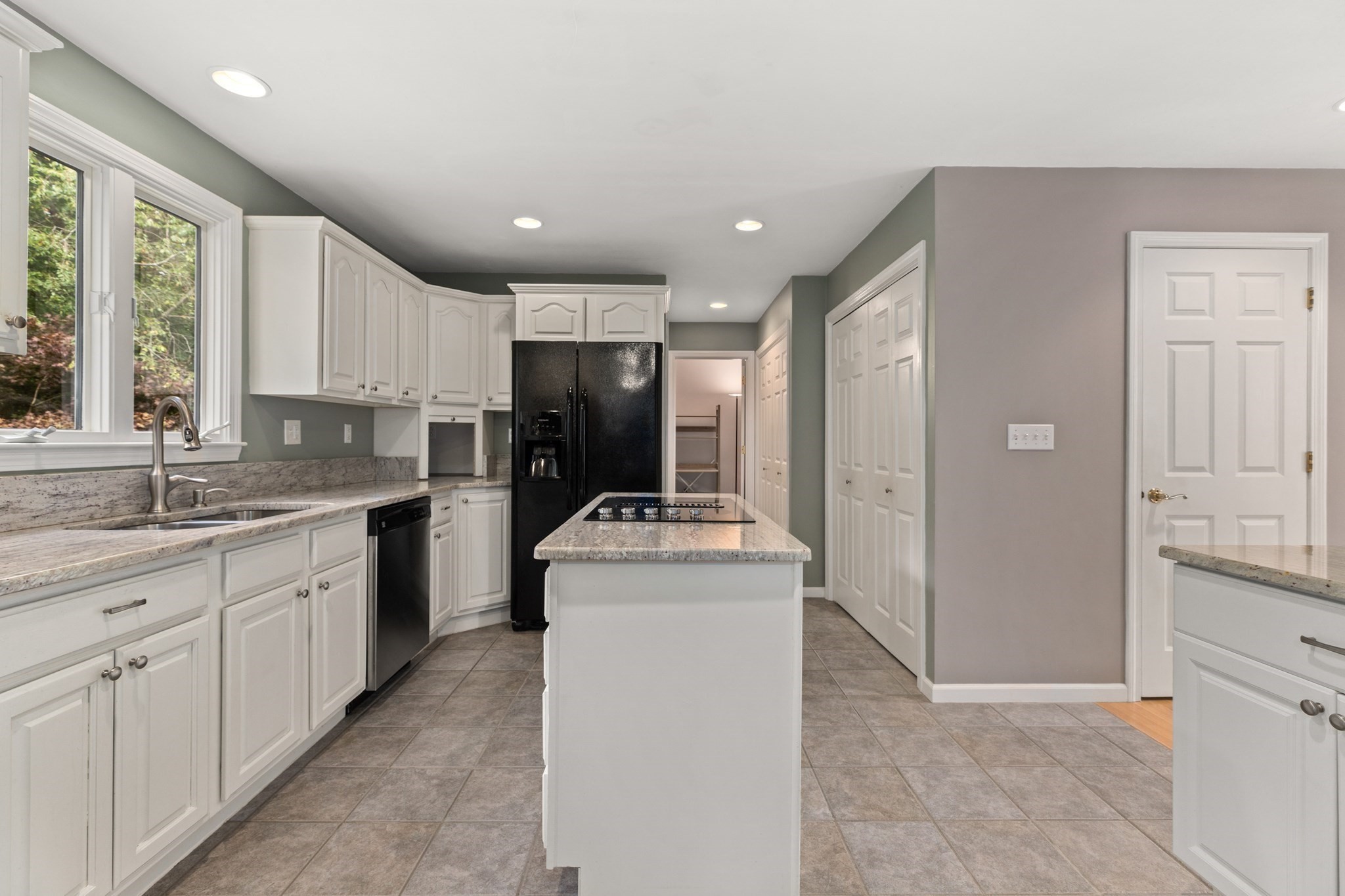 8 Dennison Ct Property Photo 7