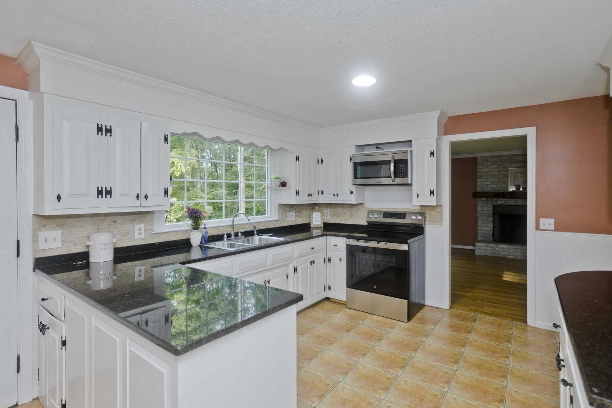 323 Bennett Rd. Property Photo 3