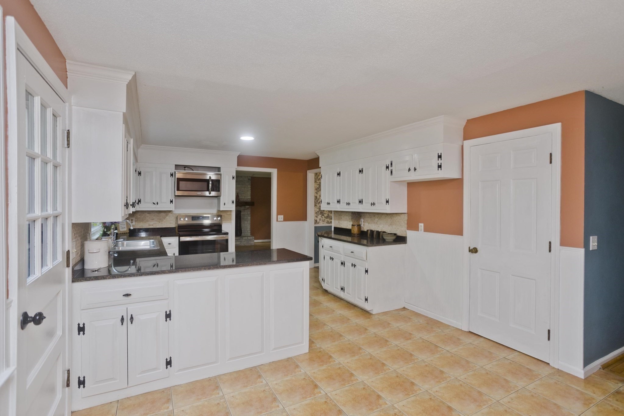 323 Bennett Rd. Property Photo 4