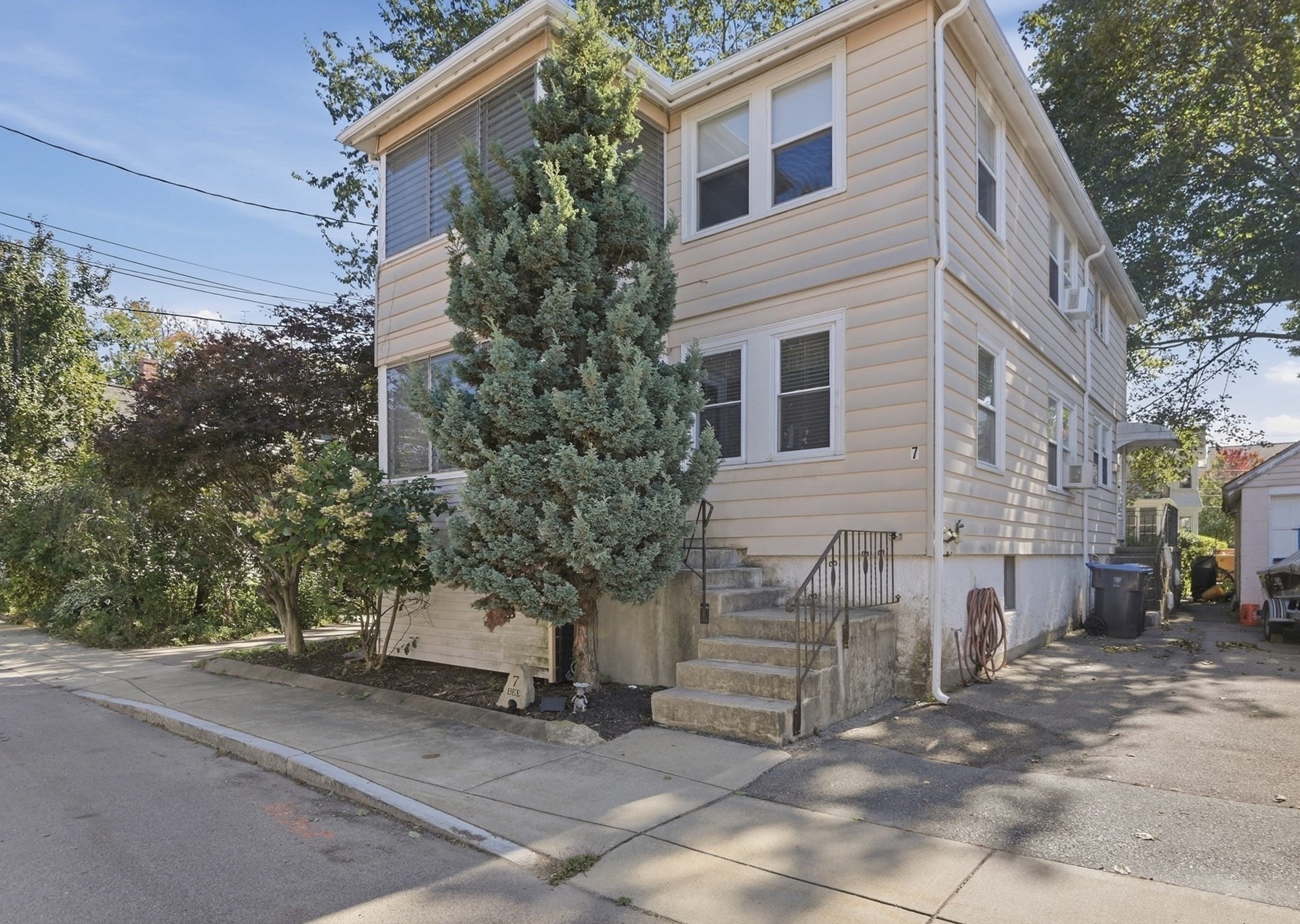 7 Bee Street # B Property Photo 1