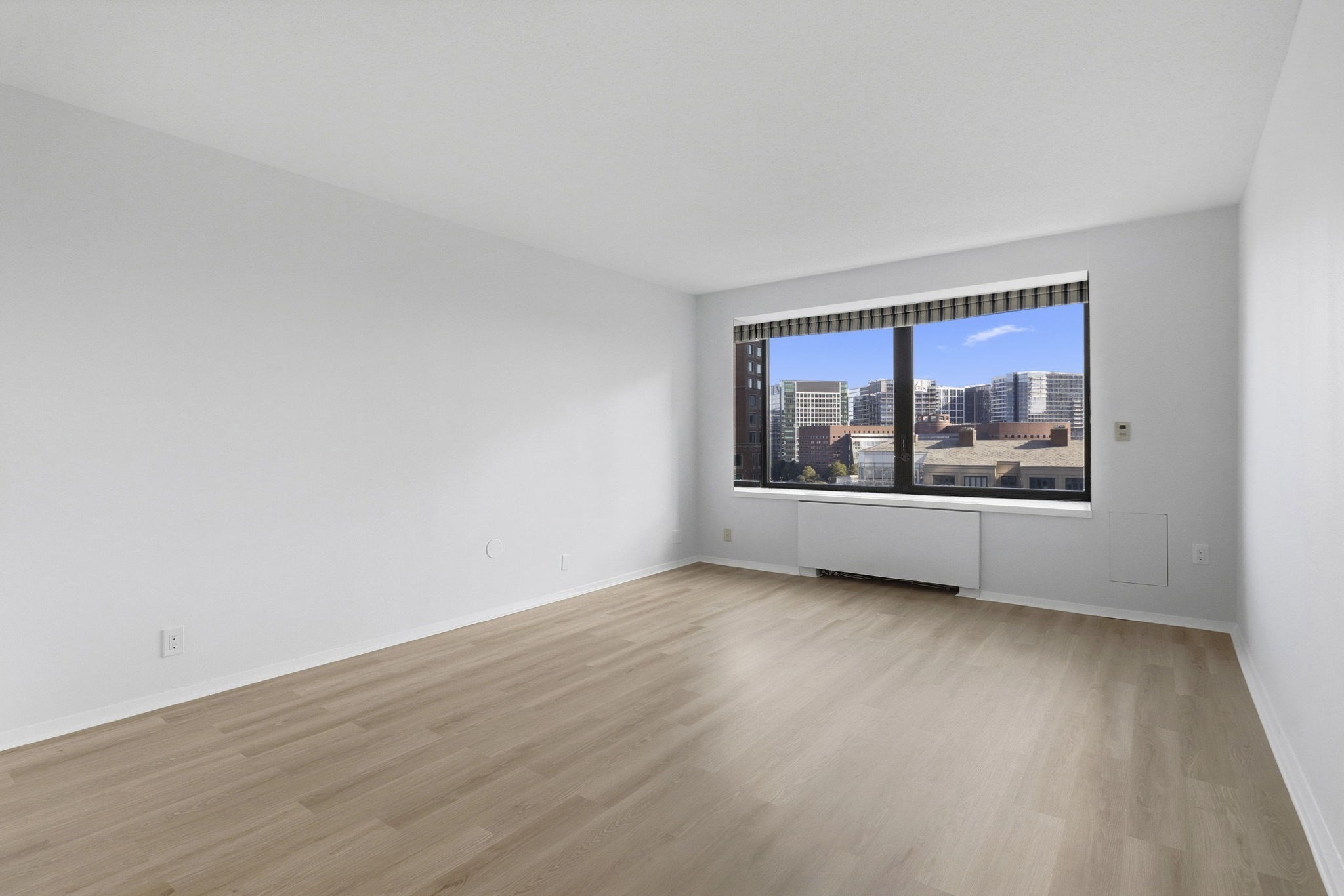 85 E India Row # 10d Property Photo 4