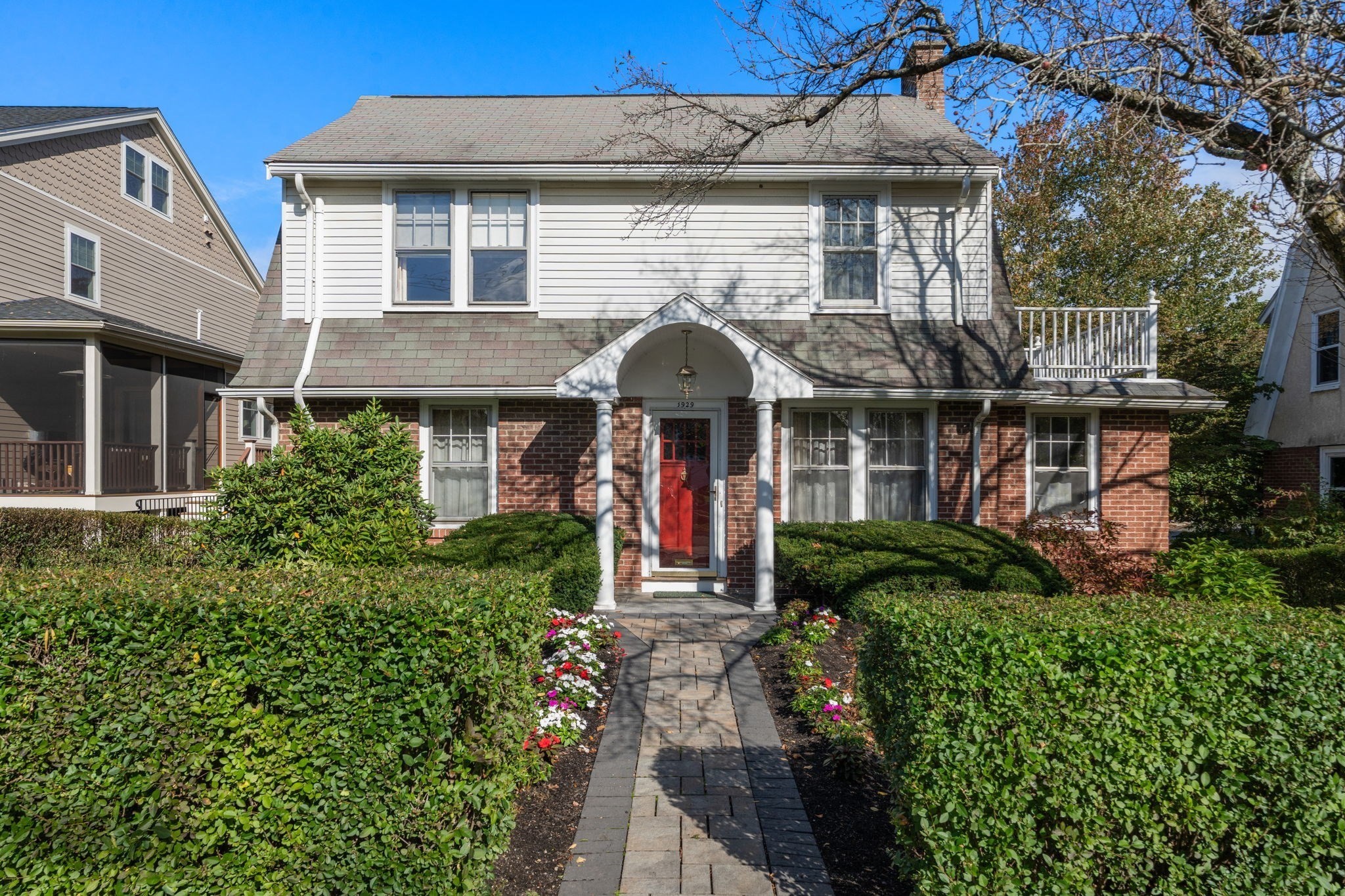 1929 Commonwealth Ave Property Photo 1