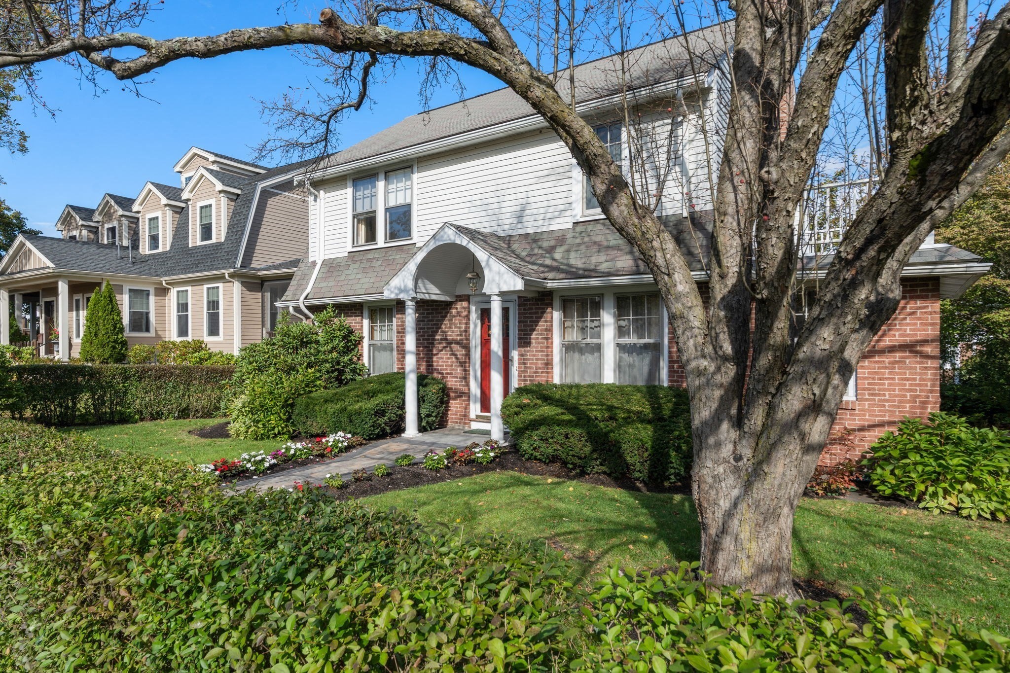1929 Commonwealth Ave Property Photo 3