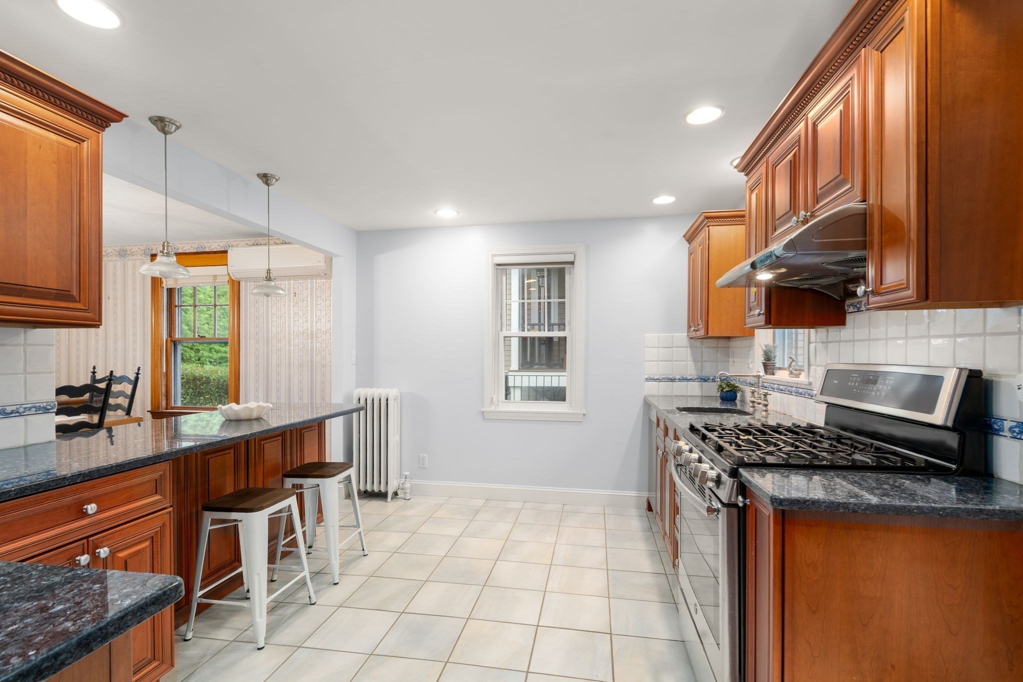 1929 Commonwealth Ave Property Photo 9
