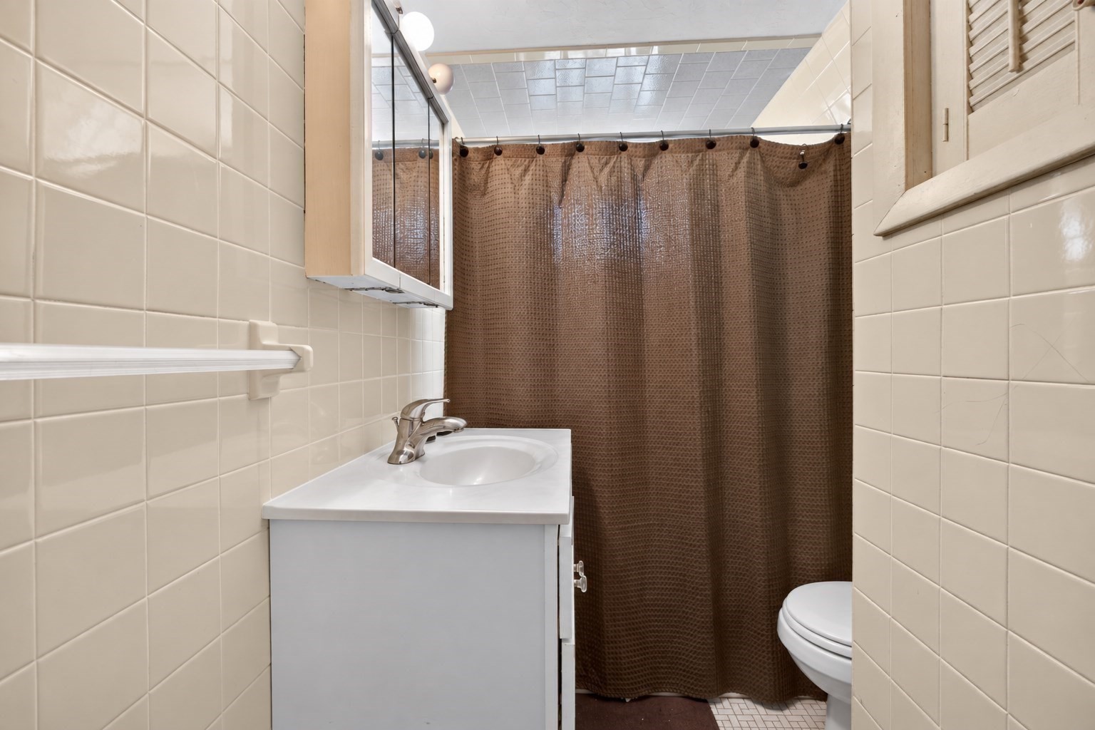 40 Avalon St Property Photo 14