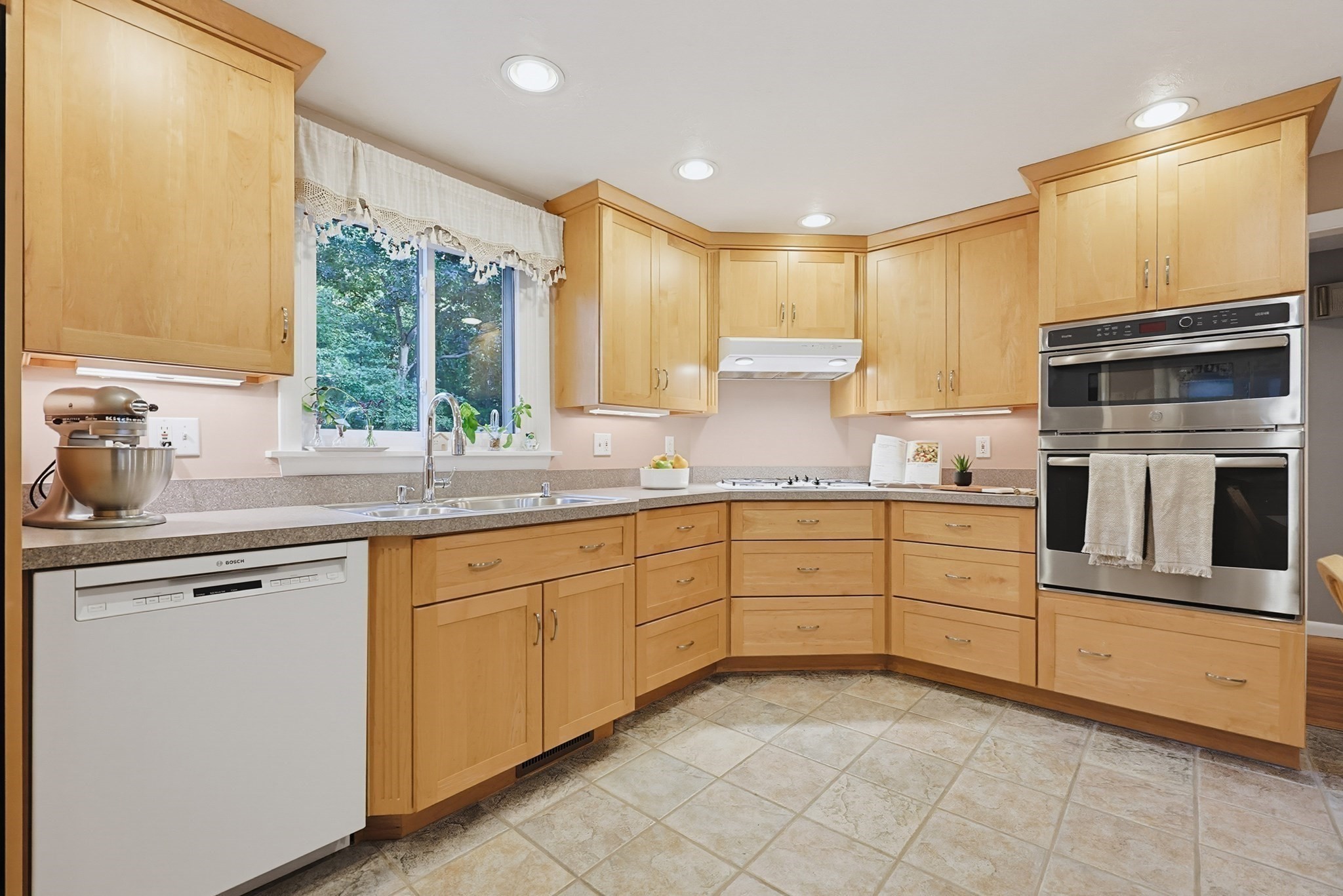 19 Polley Rd Property Photo 13