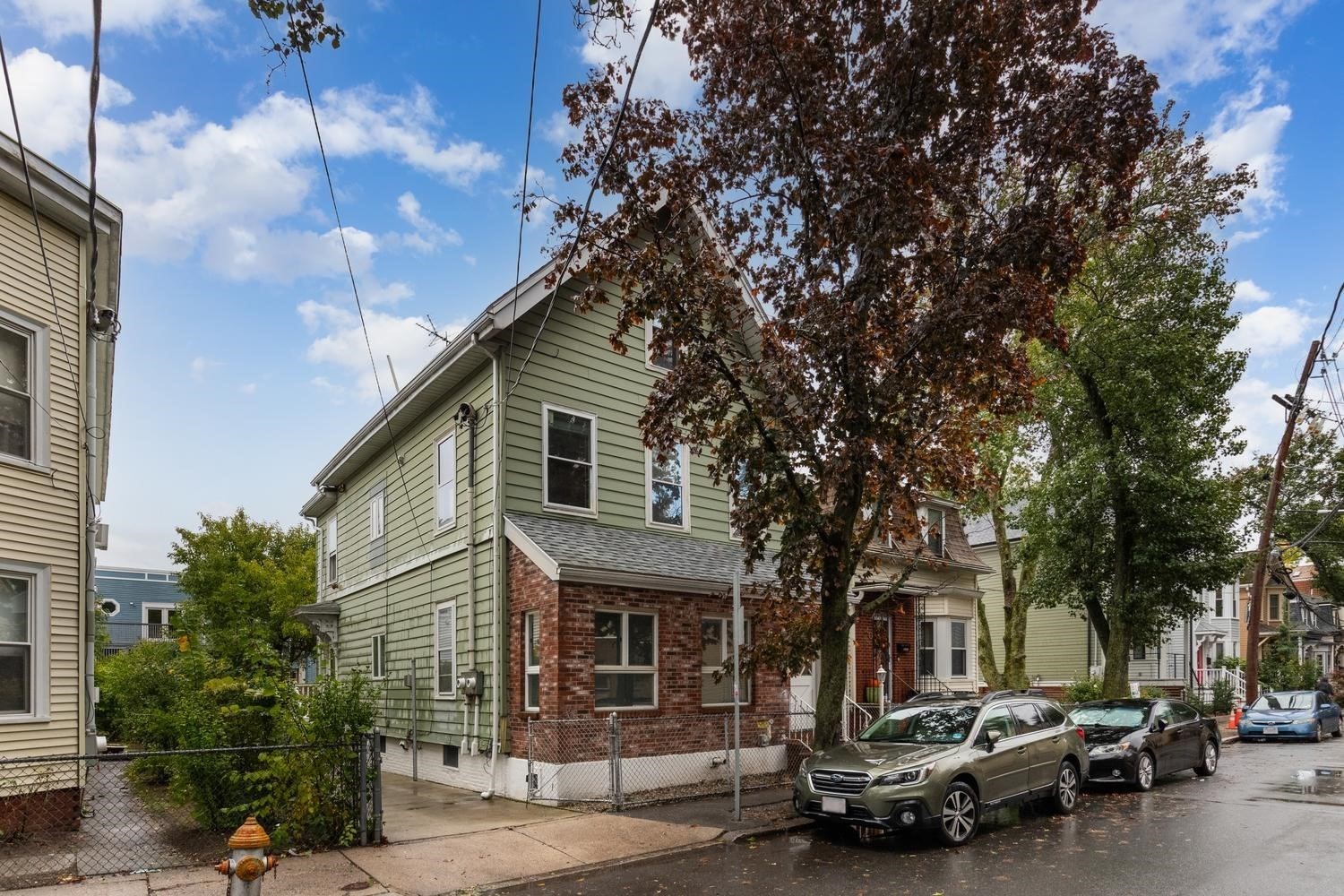 42 Howard St Property Photo 1