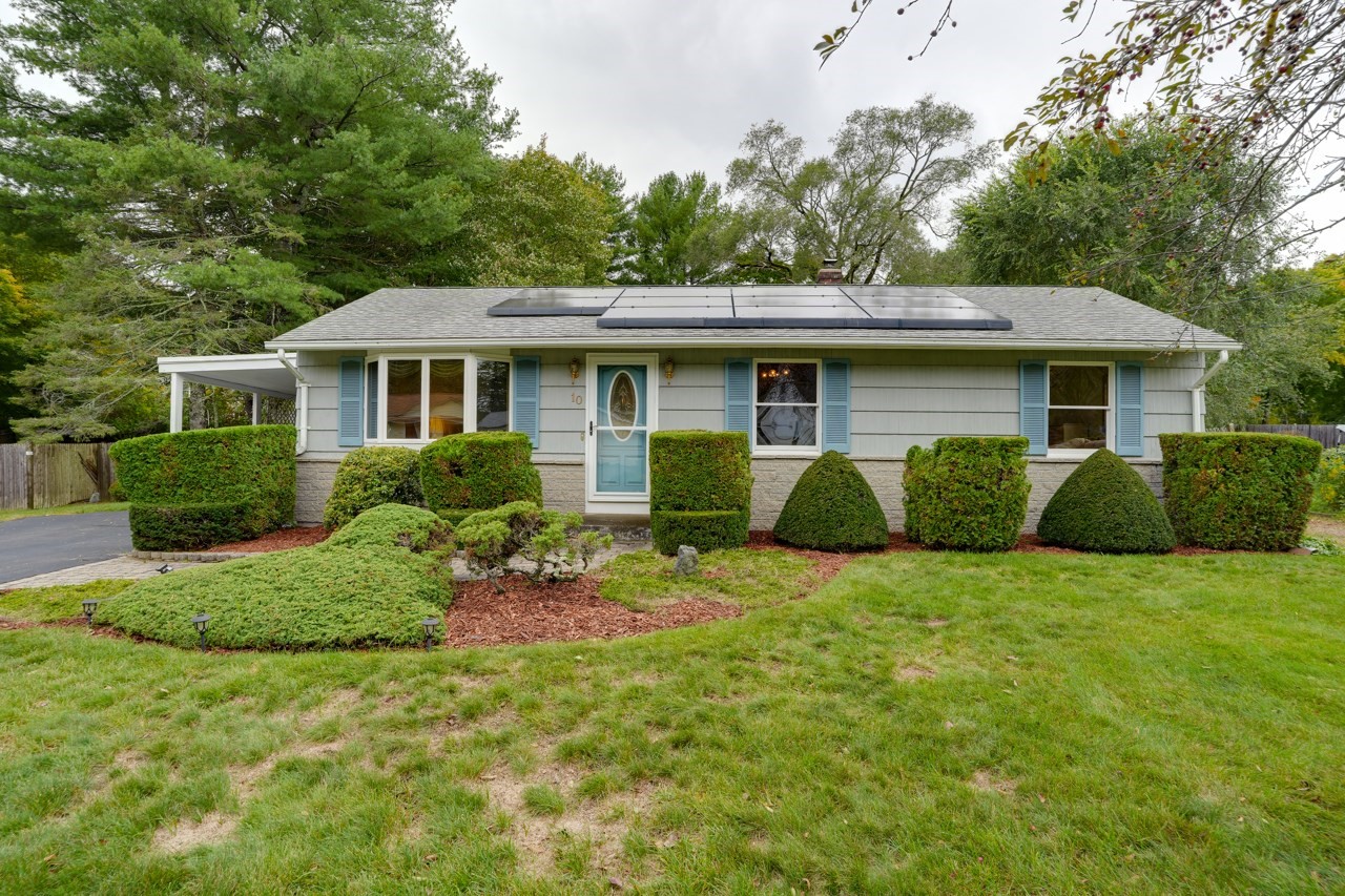 10 Squire Ln Property Photo 1