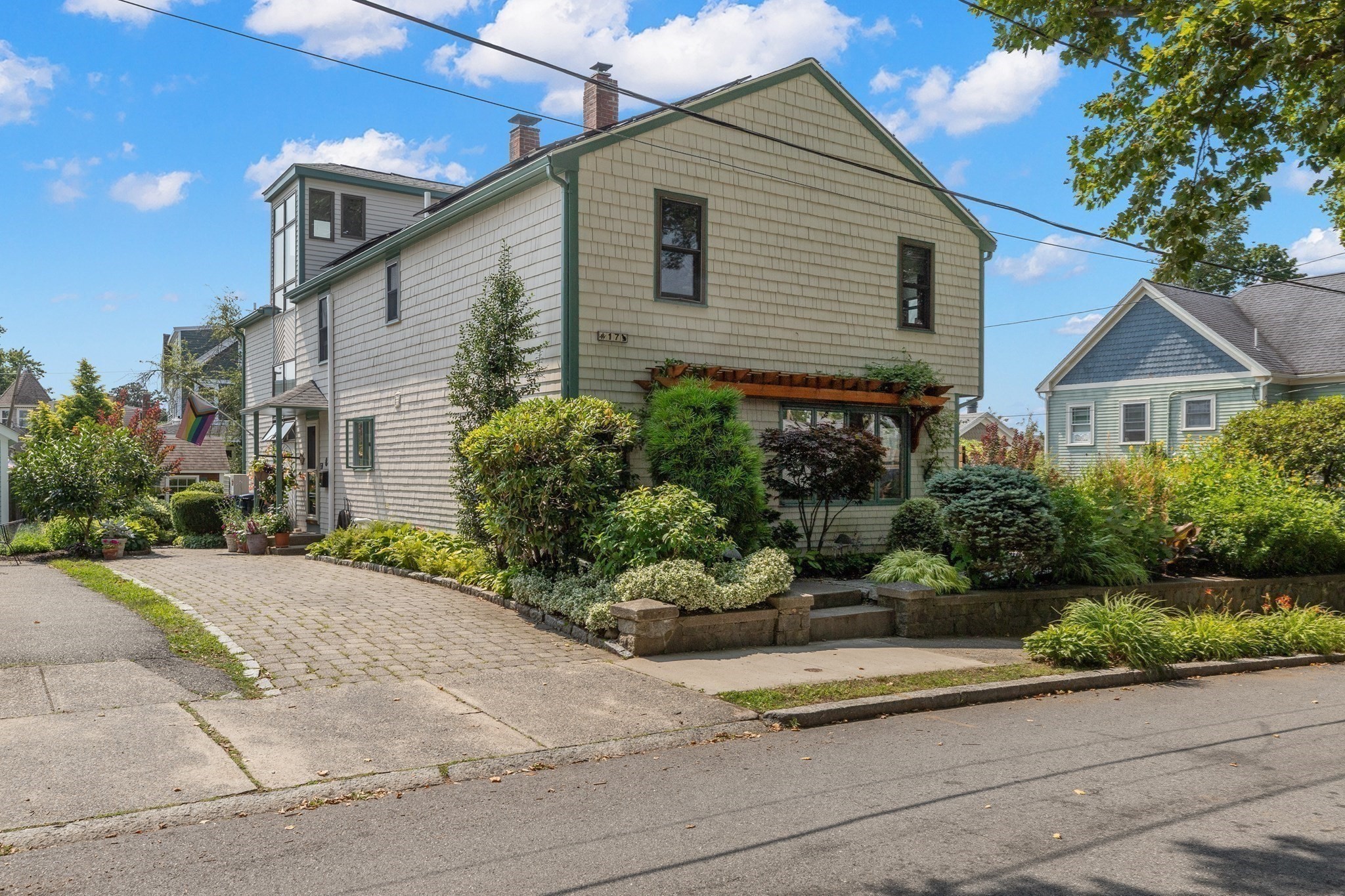 17 Sutton Ave Property Photo 6