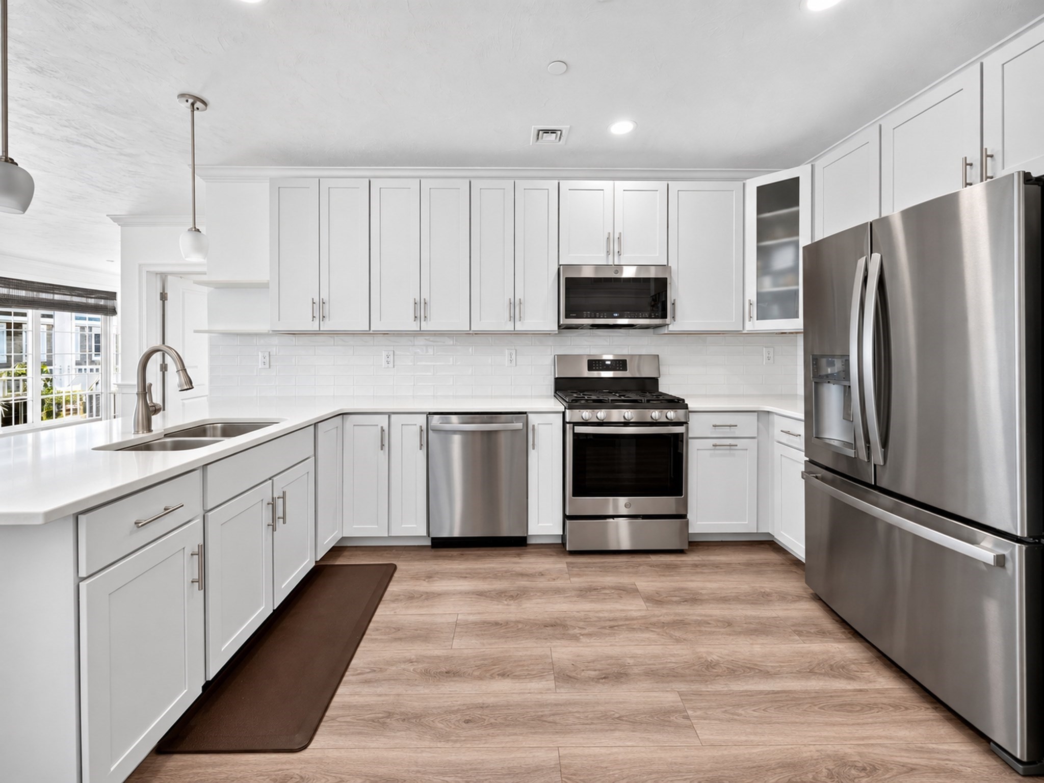 320 Middlesex Ave # D202 Property Photo 4