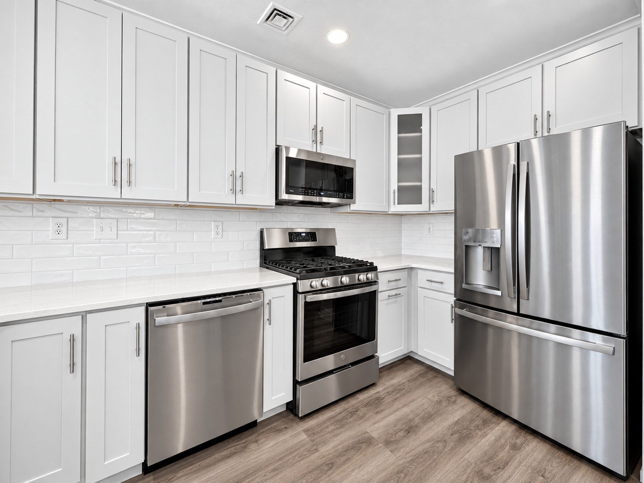320 Middlesex Ave # D202 Property Photo 5
