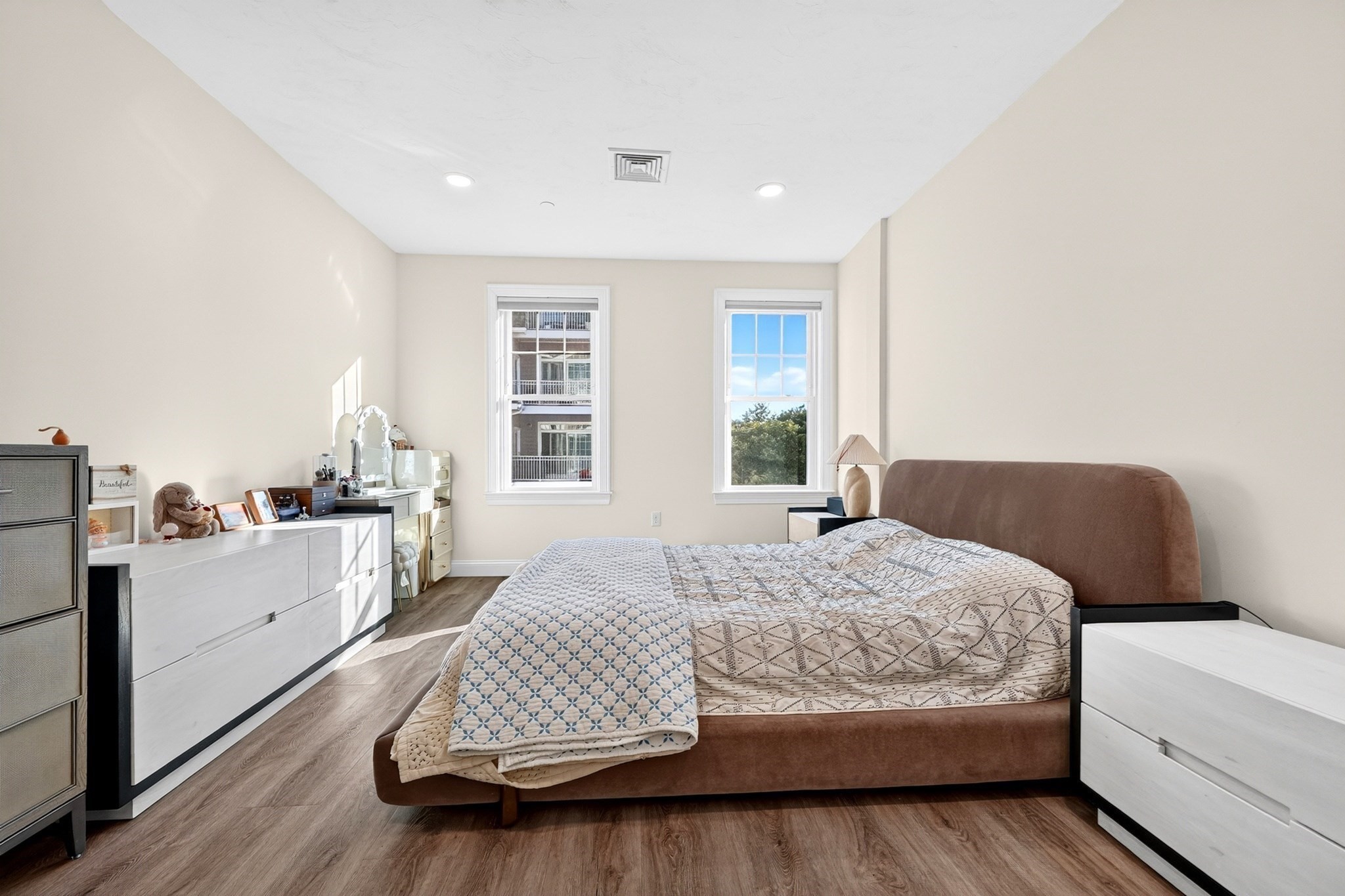 320 Middlesex Ave # D202 Property Photo 9