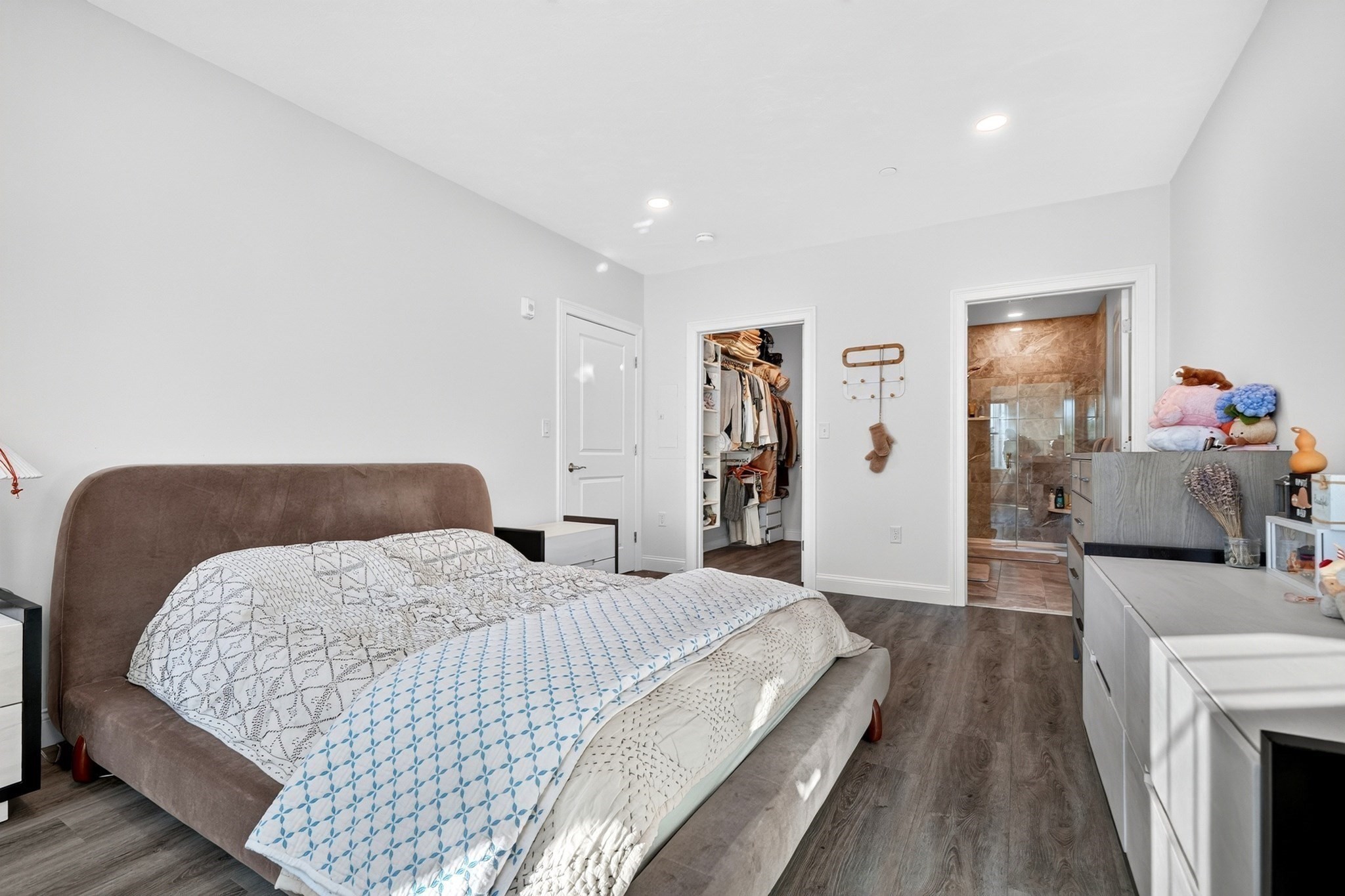 320 Middlesex Ave # D202 Property Photo 10