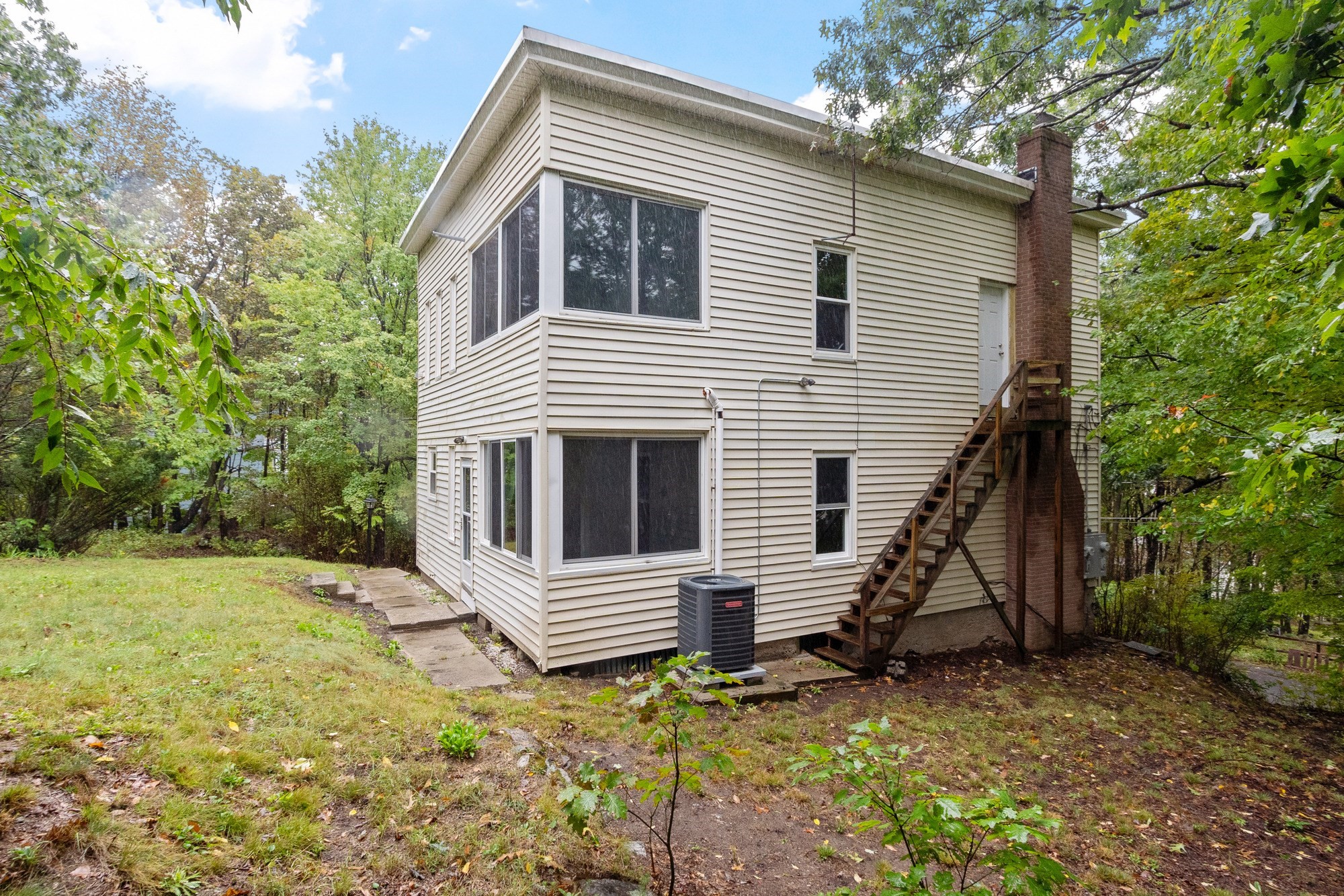 15 Nutting St Property Photo 6