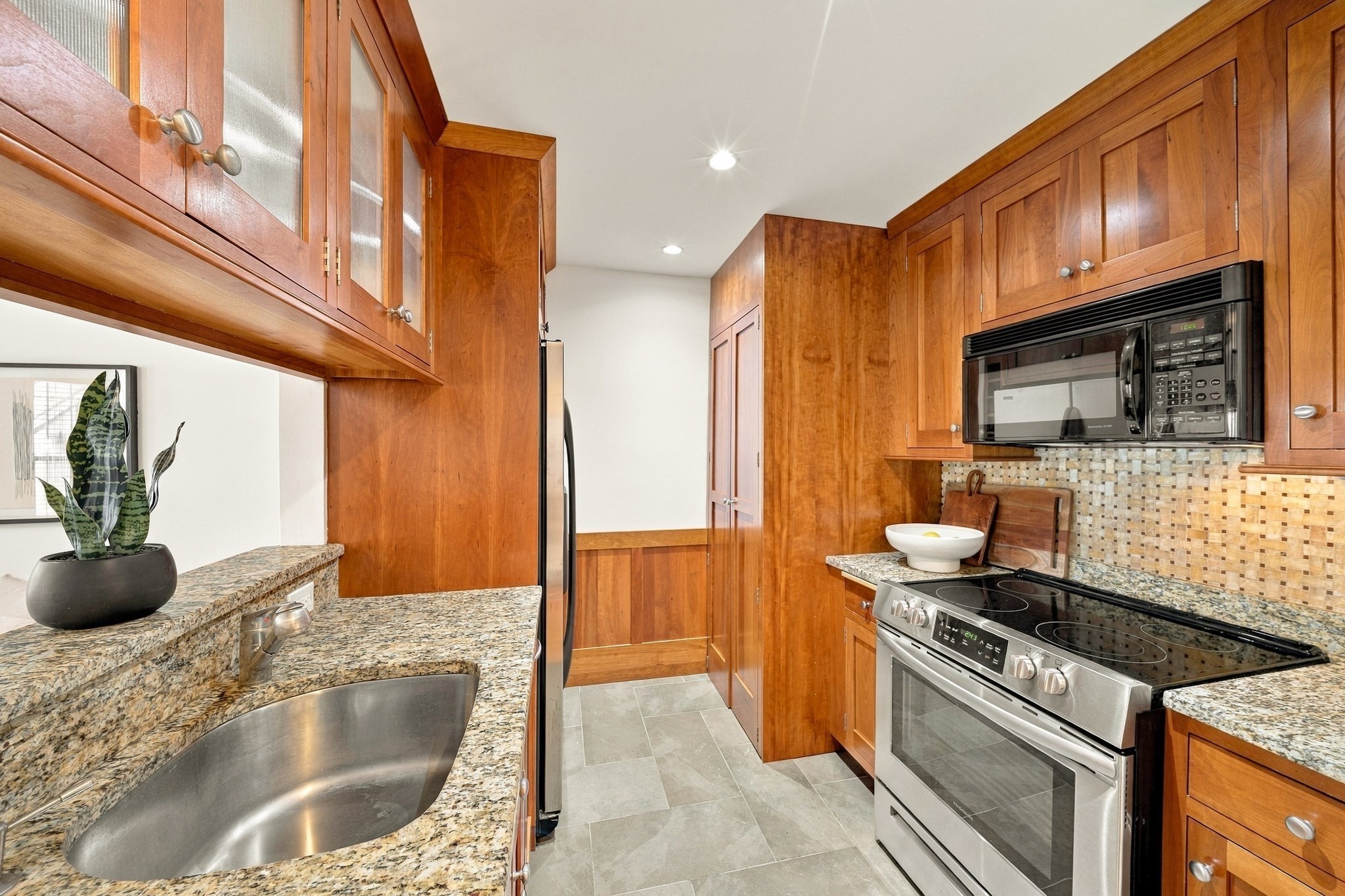 505 Columbus Ave # 2 Property Photo 9